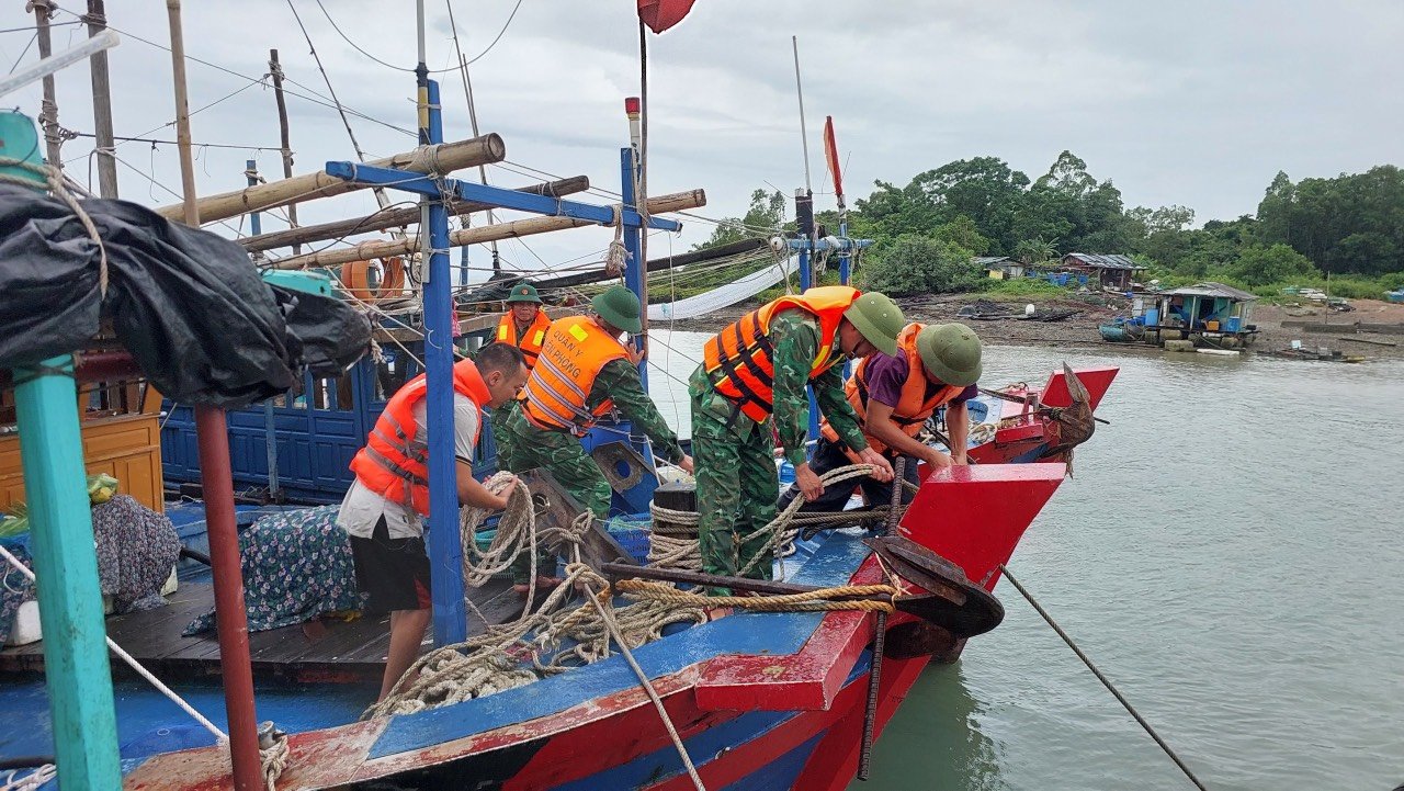 Quảng Ninh đảm bảo ATGT đường thủy nội địa trong mùa mưa, bão- Ảnh 1.