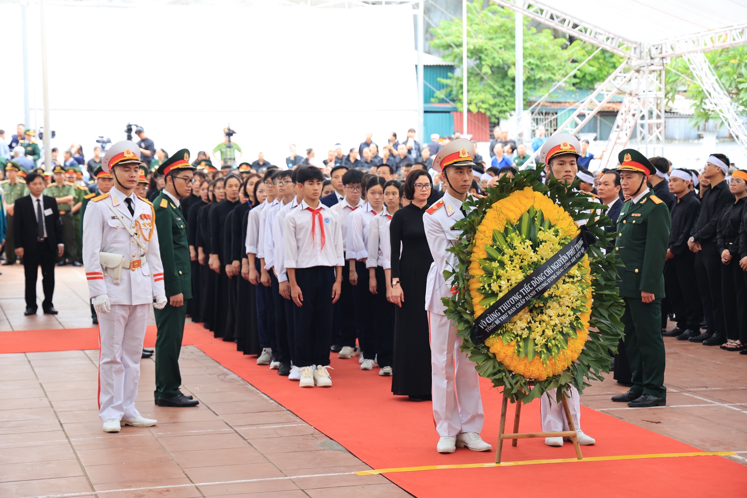 Nghẹn ngào lễ viếng Tổng Bí thư Nguyễn Phú Trọng tại quê nhà- Ảnh 14.