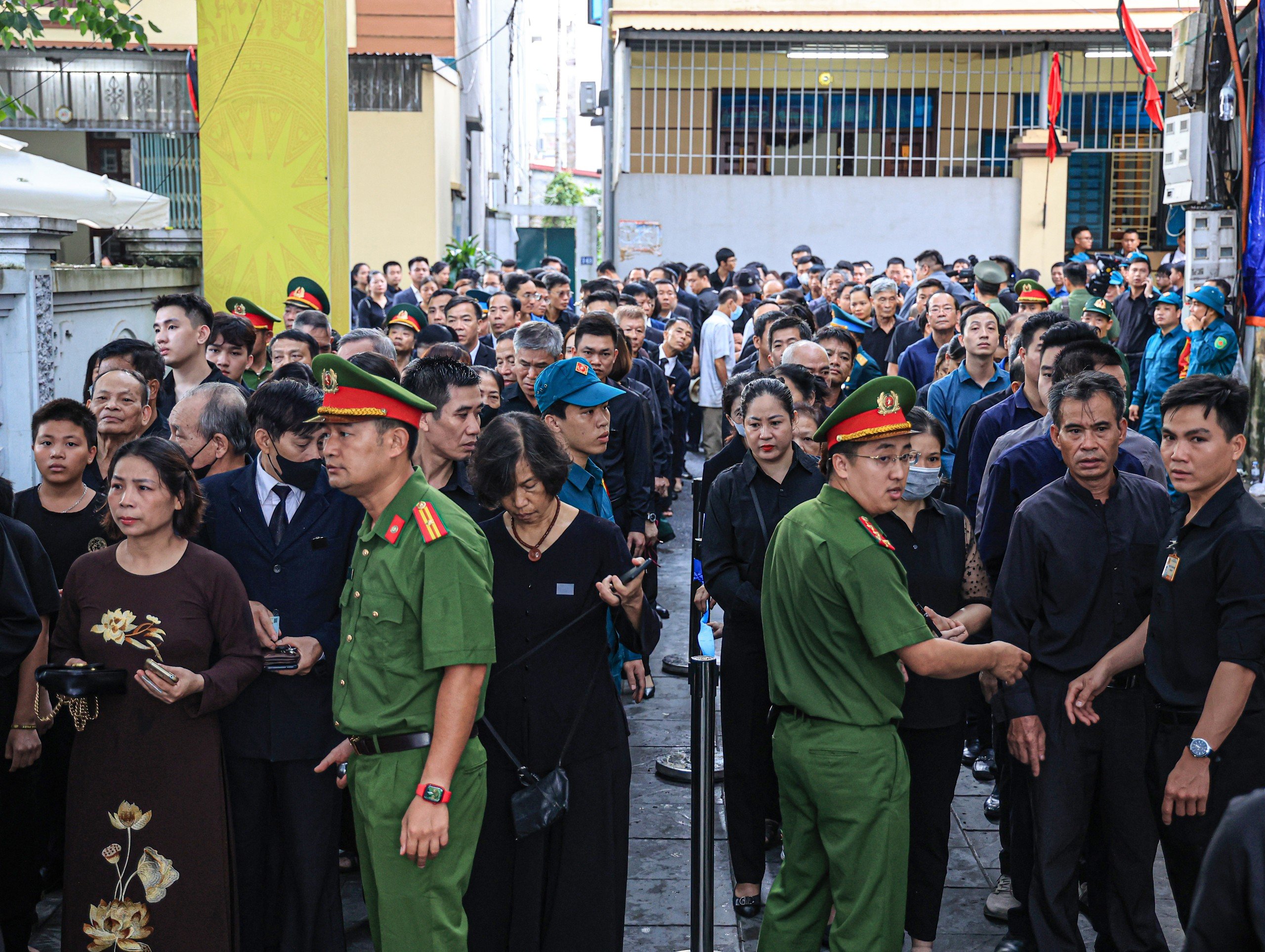 Nghẹn ngào lễ viếng Tổng Bí thư Nguyễn Phú Trọng tại quê nhà- Ảnh 3.