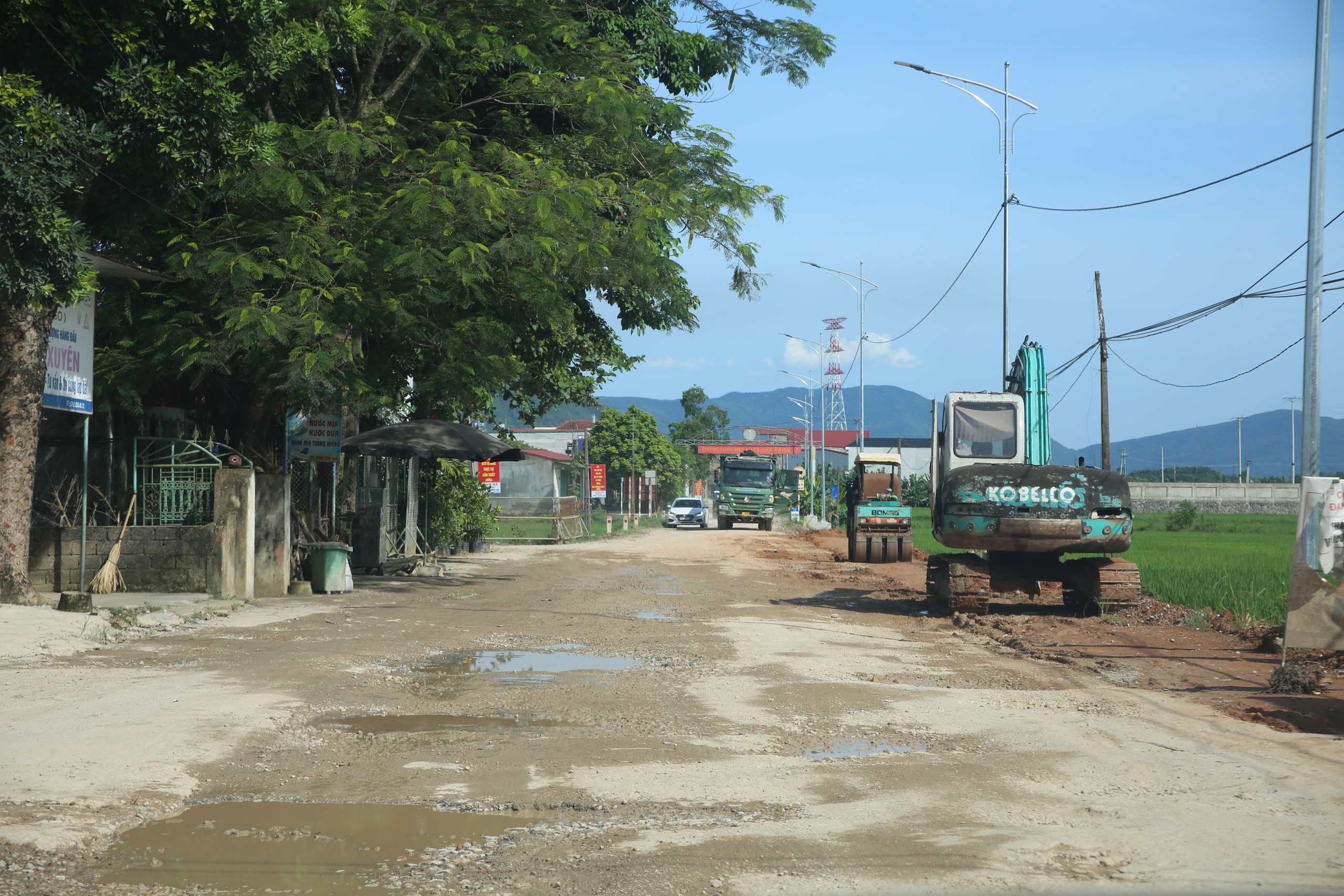 Hàng trăm hộ dân sống khổ bên dự án "rùa bò"- Ảnh 11.