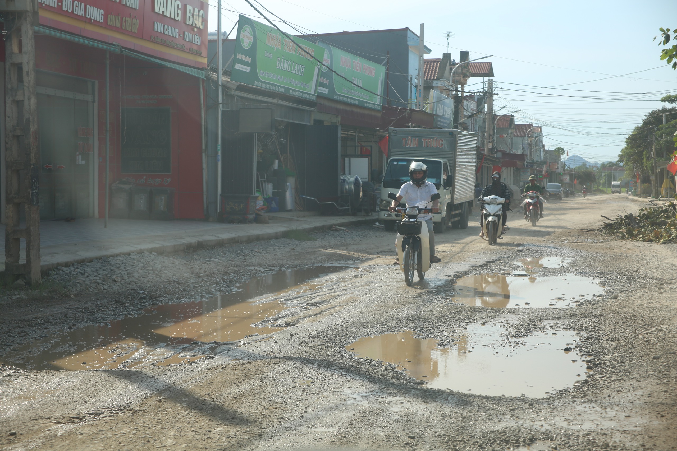 Hàng trăm hộ dân sống khổ bên dự án "rùa bò"- Ảnh 4.