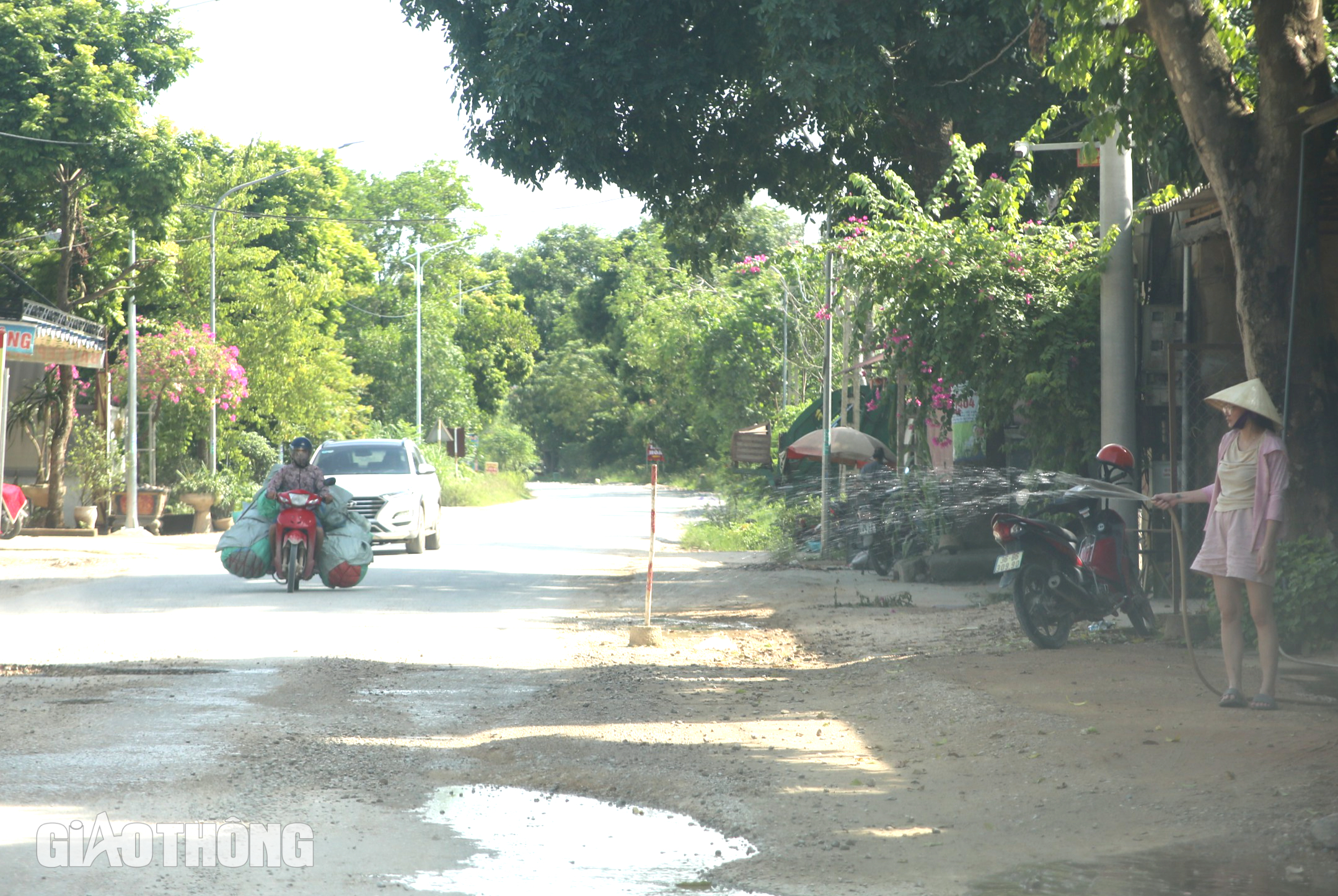 Hàng trăm hộ dân sống khổ bên dự án "rùa bò"- Ảnh 2.