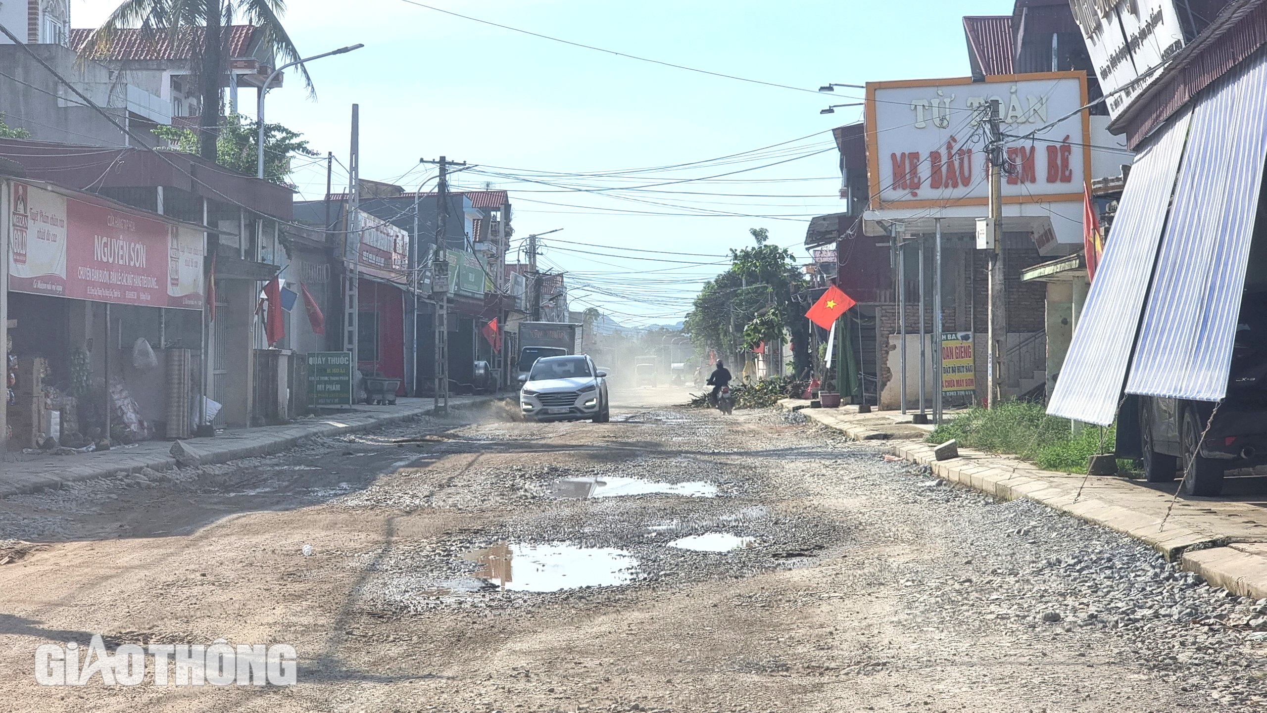 Hàng trăm hộ dân sống khổ bên dự án "rùa bò"- Ảnh 1.