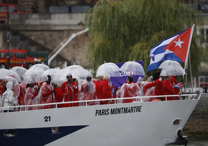 Khai mạc Olympic Paris 2024: "Bữa tiệc" hoành tráng trên sông Seine- Ảnh 11.