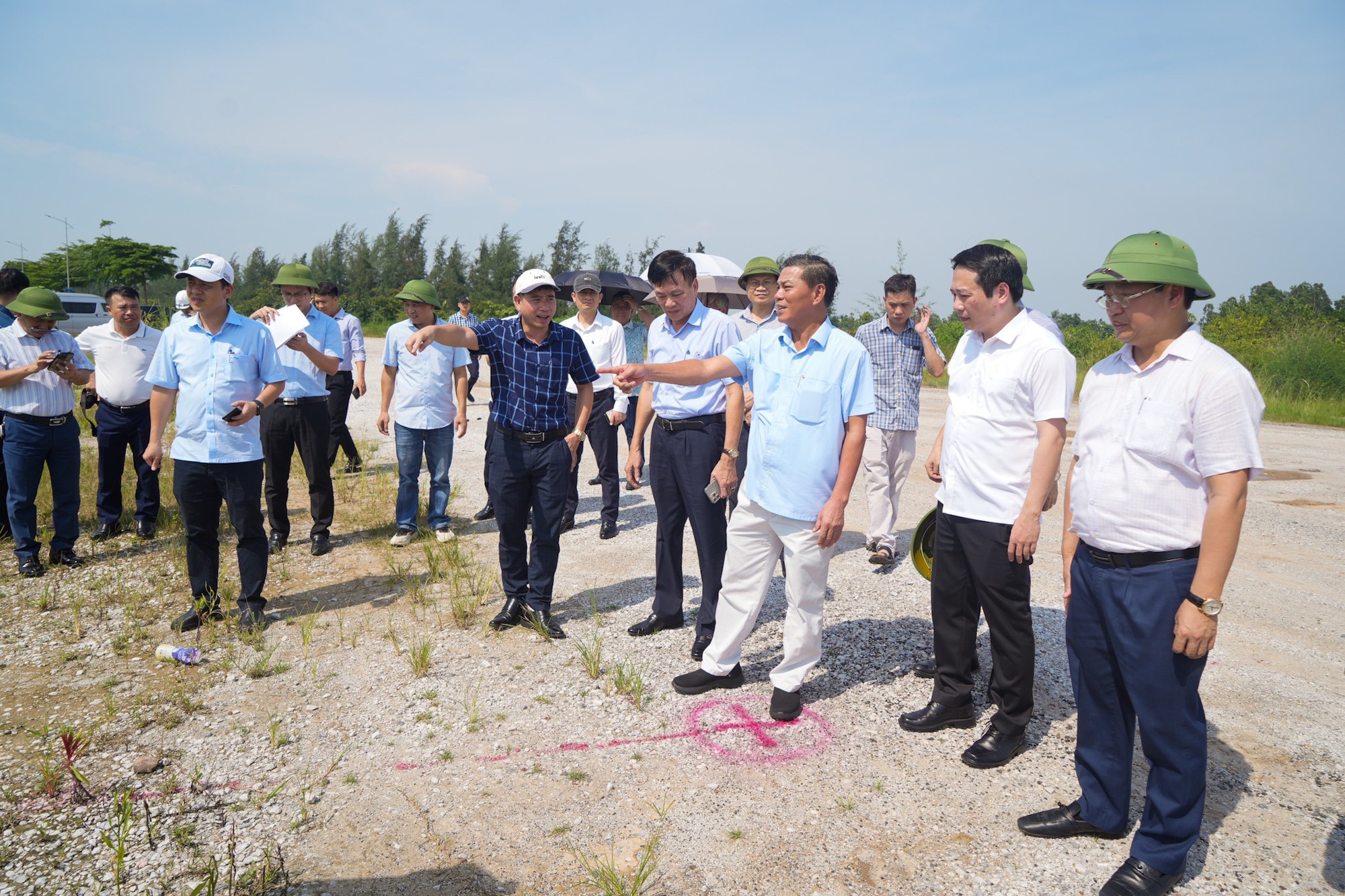 Hải Phòng chi gần 900 tỷ để làm hơn 2km đường ra đảo Vũ Yên- Ảnh 1.