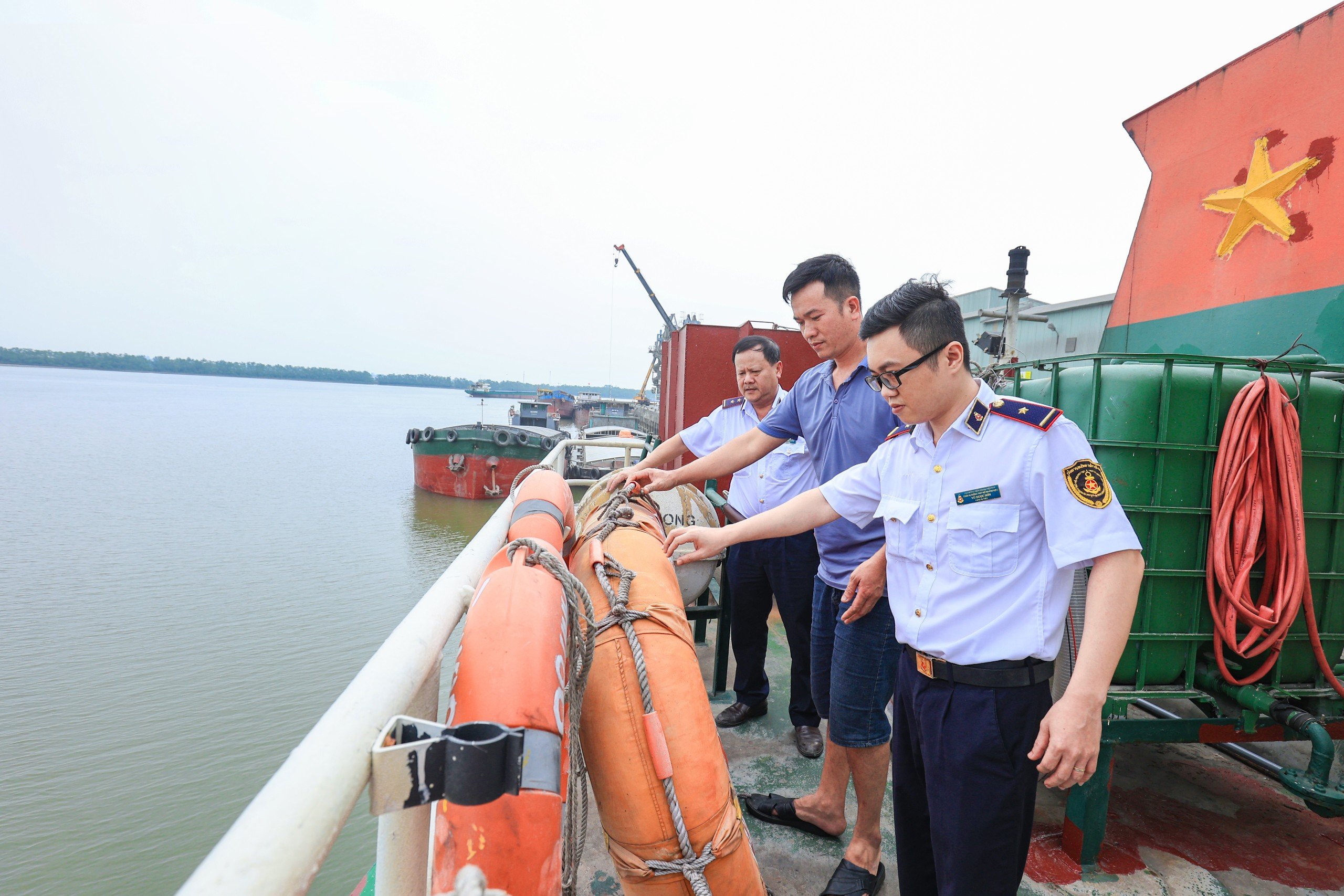 Sửa quy định về chương trình đào tạo thuyền viên phương tiện thủy nội địa- Ảnh 1.