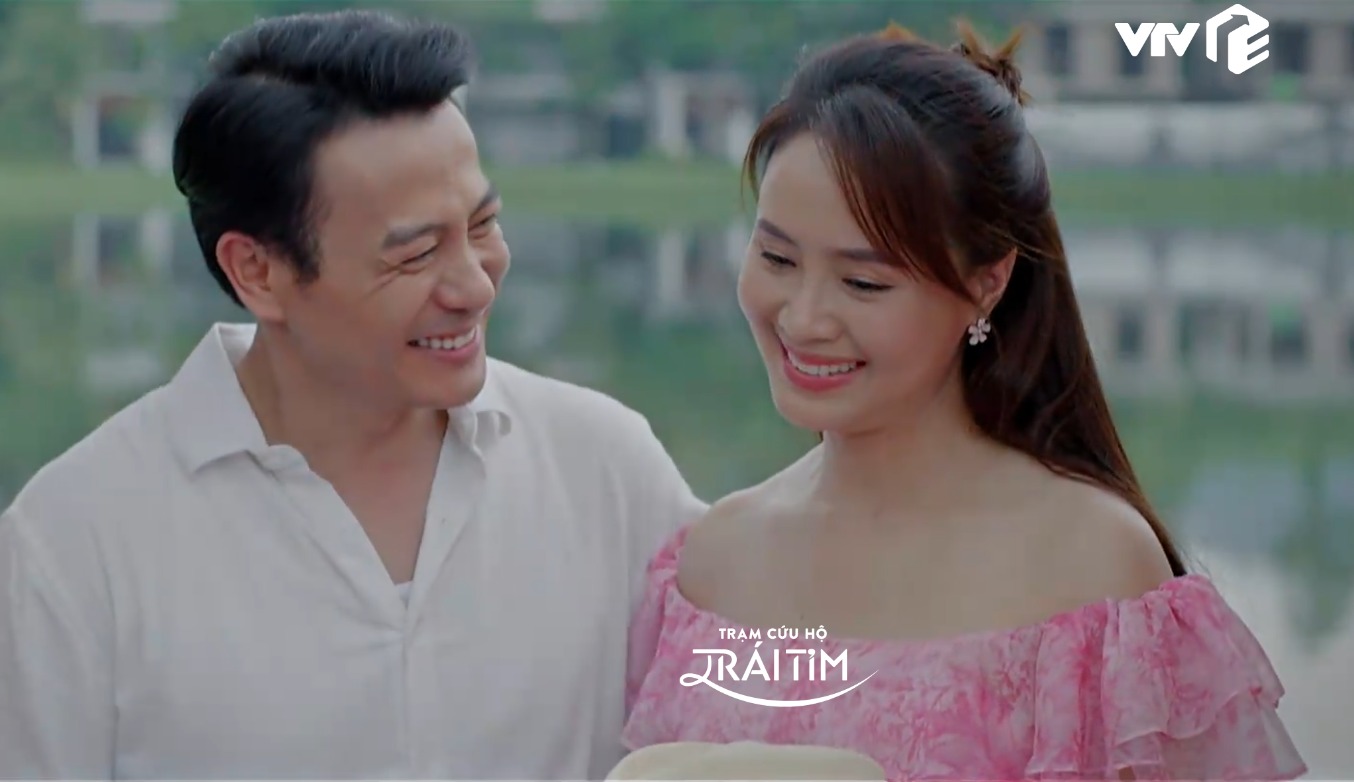 Ngân Hà và Vũ hạnh phúc chung sống bên nhau. Ngân Hà và Vũ hạnh phúc chung sống bên nhau.