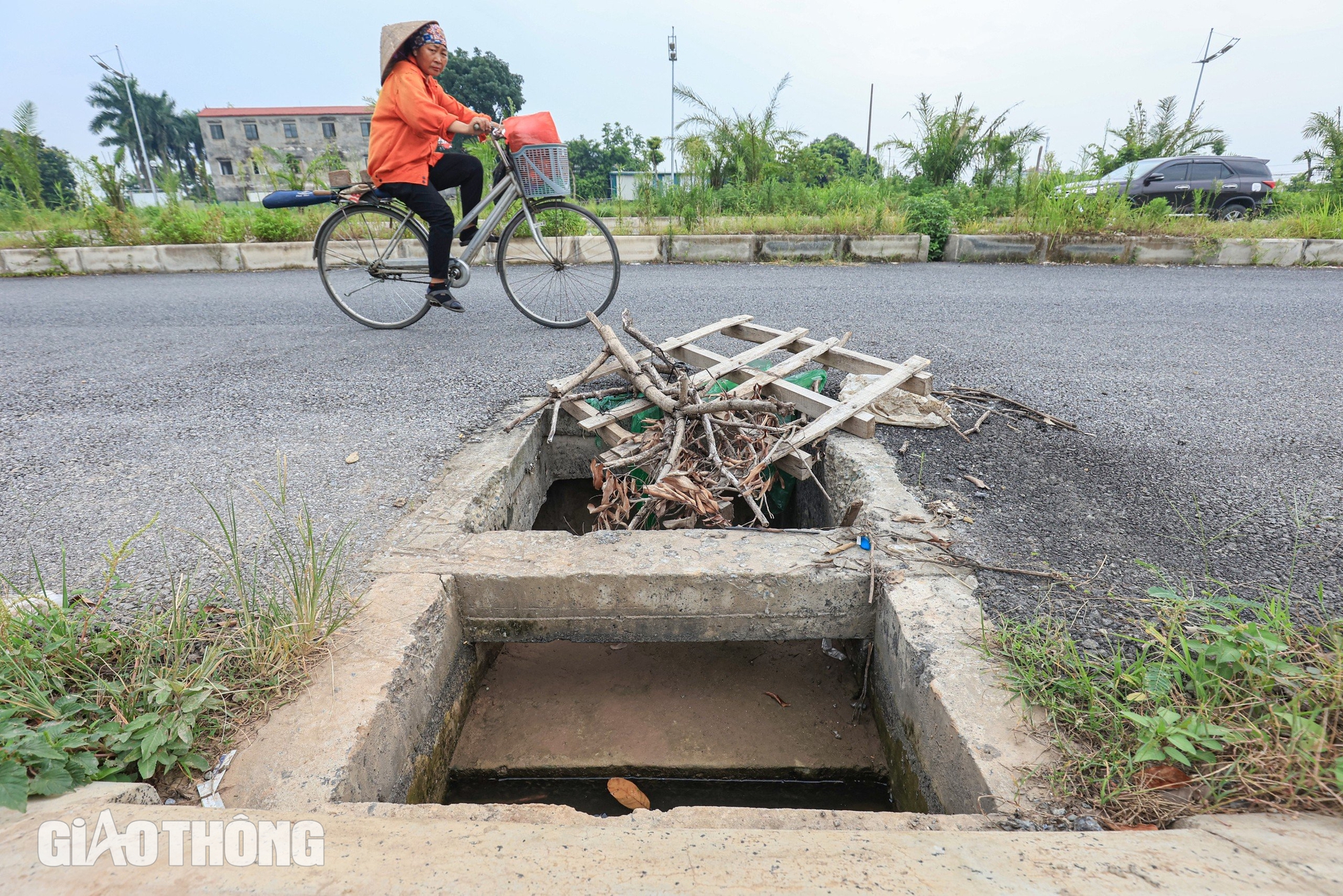 Cận cảnh tuyến đường gần 1.500 tỷ đồng ở Hà Nội thi công 5 năm mới xong một nửa- Ảnh 16.