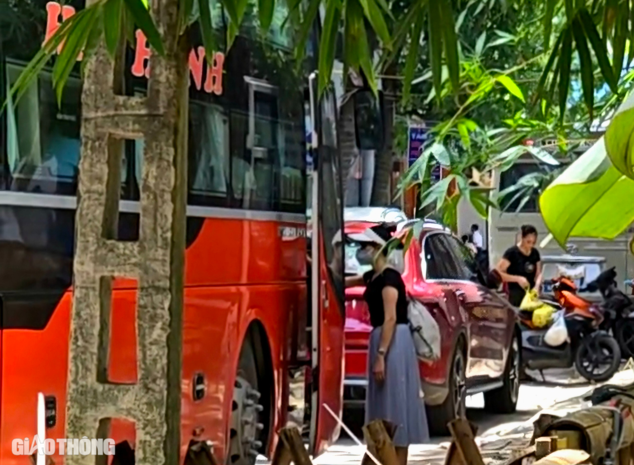 Bát nháo vận tải khách Thanh Hóa - Hà Nội: Lập bến cóc, dùng xe hết niên hạn chở khách- Ảnh 4.