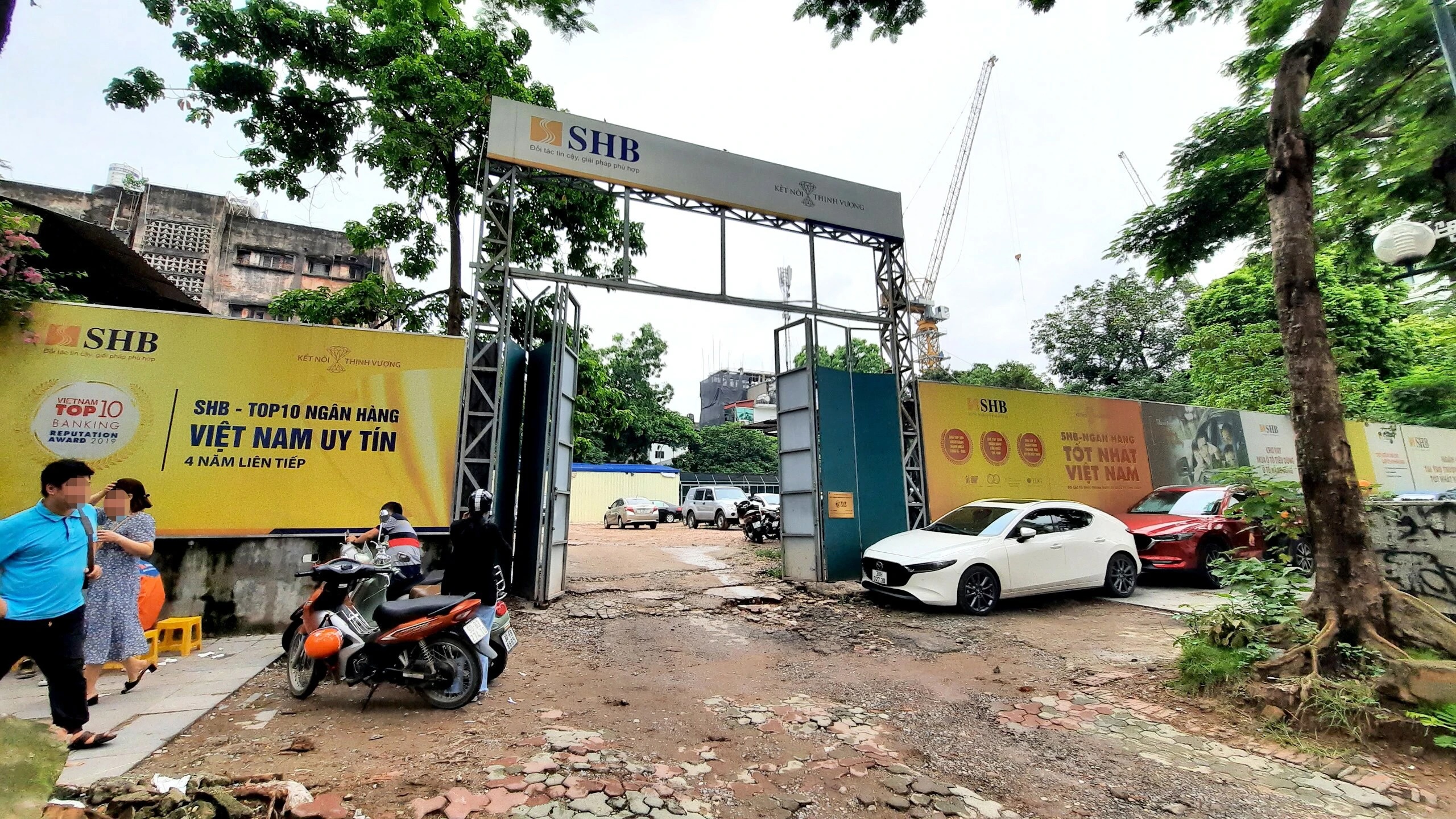 Đại biểu tiếp tục truy tiến độ dự án trên "đất vàng" phố Lý Thường Kiệt- Ảnh 2. Đại biểu tiếp tục truy tiến độ dự án trên "đất vàng" phố Lý Thường Kiệt- Ảnh 2.