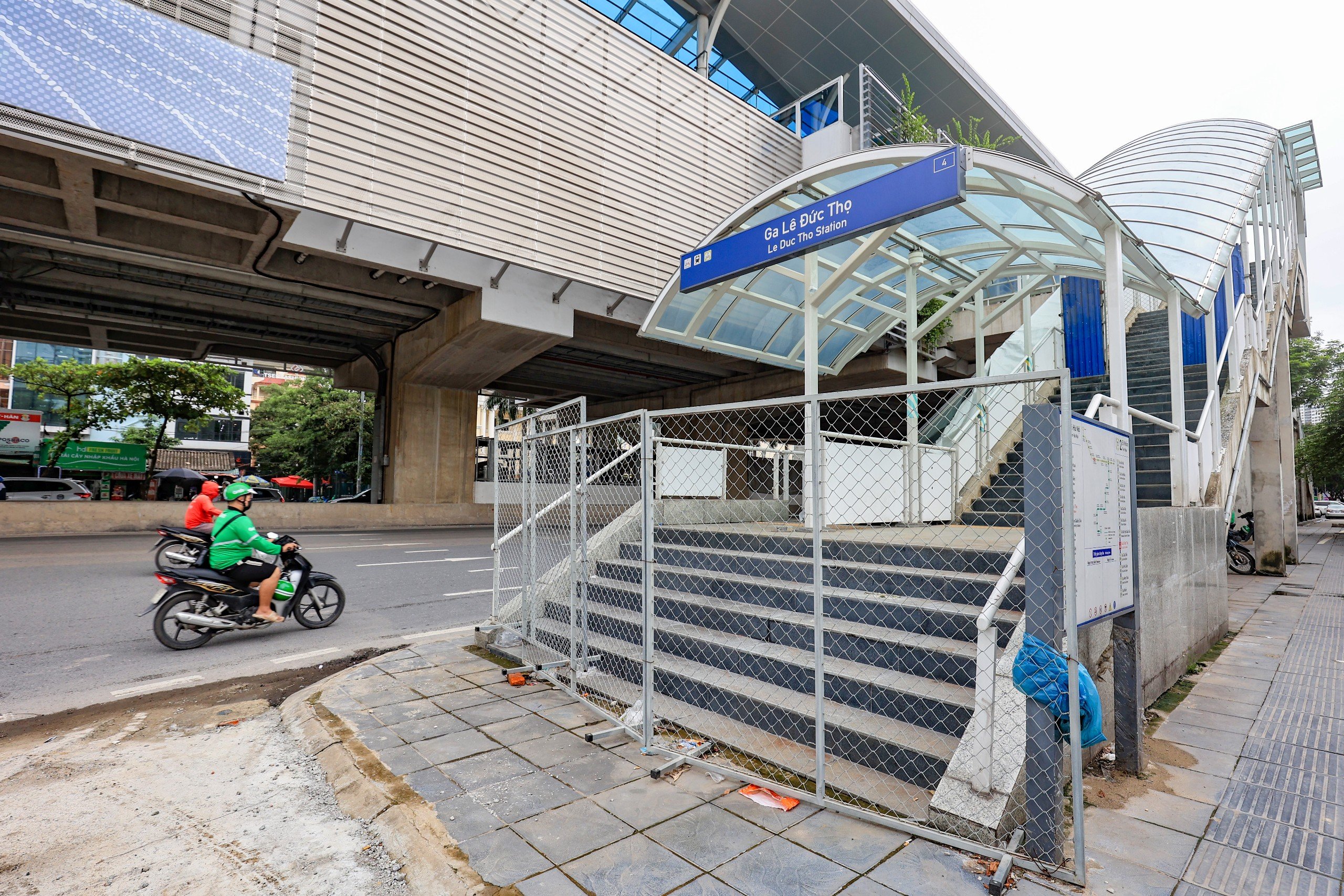 Metro Nhổn - ga Hà Nội vẫn "án binh bất động" dù đã quá giờ G- Ảnh 4.