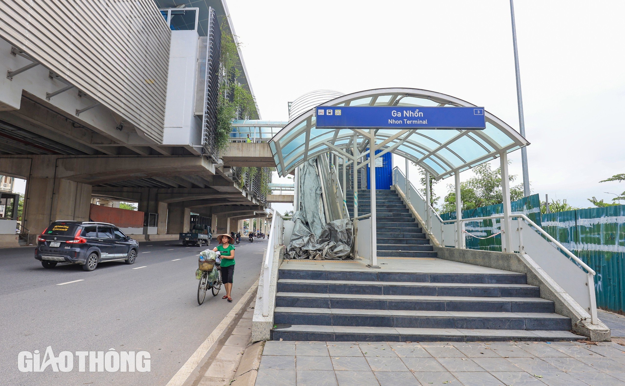 Metro Nhổn - ga Hà Nội vẫn "án binh bất động" dù đã quá giờ G- Ảnh 3.