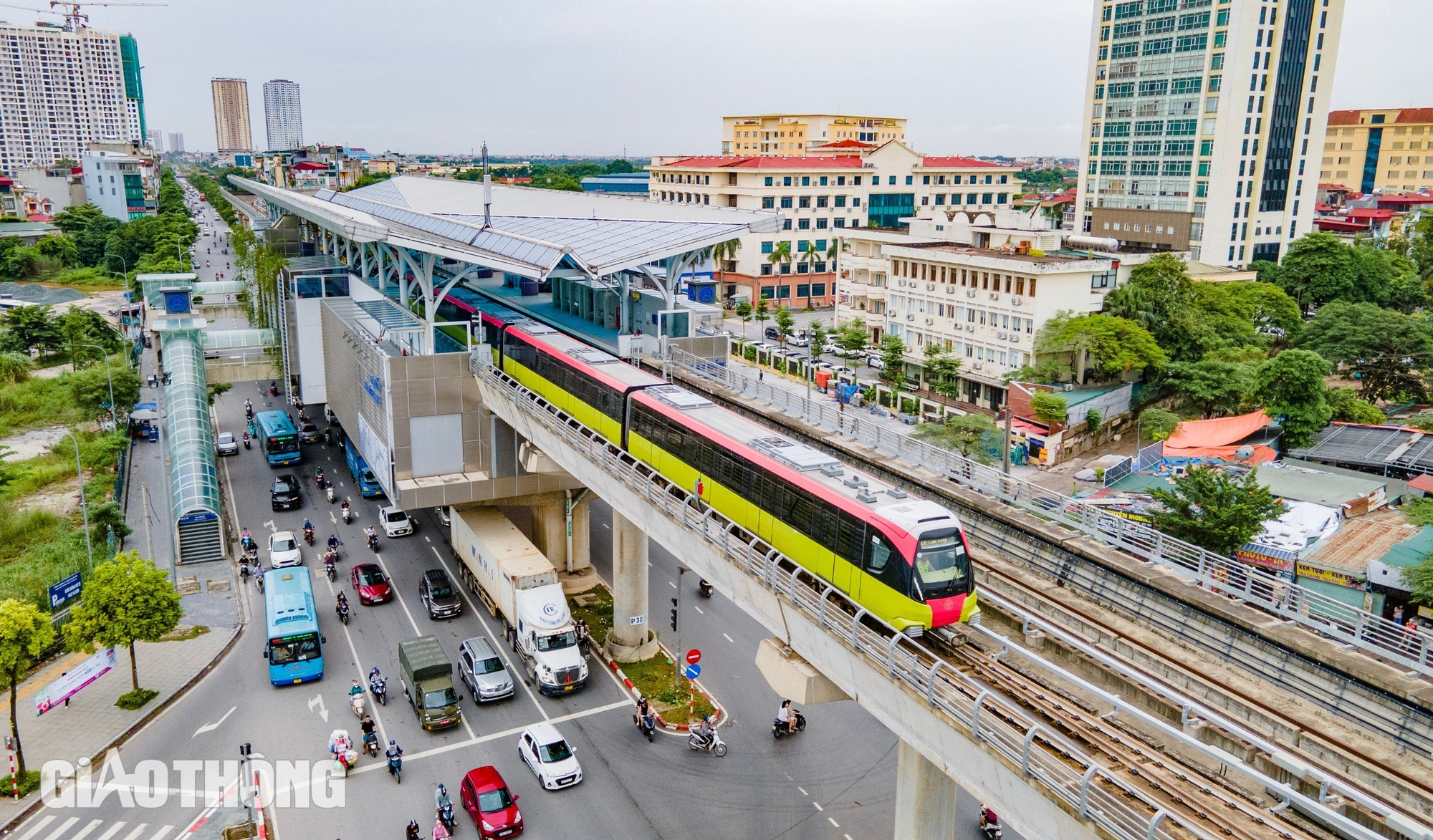 Metro Nhổn - ga Hà Nội vẫn "án binh bất động" dù đã quá giờ G- Ảnh 14.