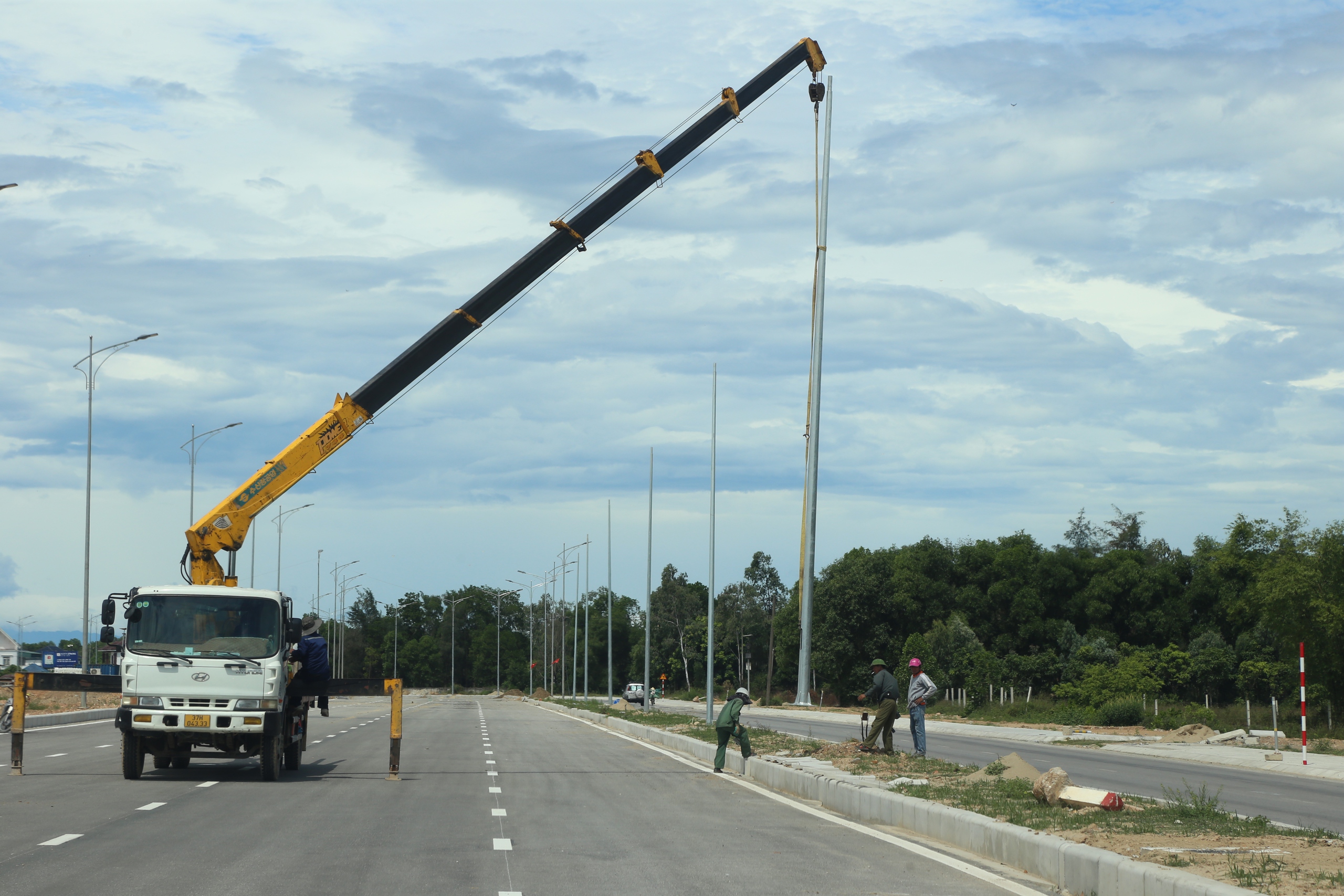 Ngắm đại lộ nghìn tỷ nối Vinh - Cửa Lò sắp về đích- Ảnh 7.