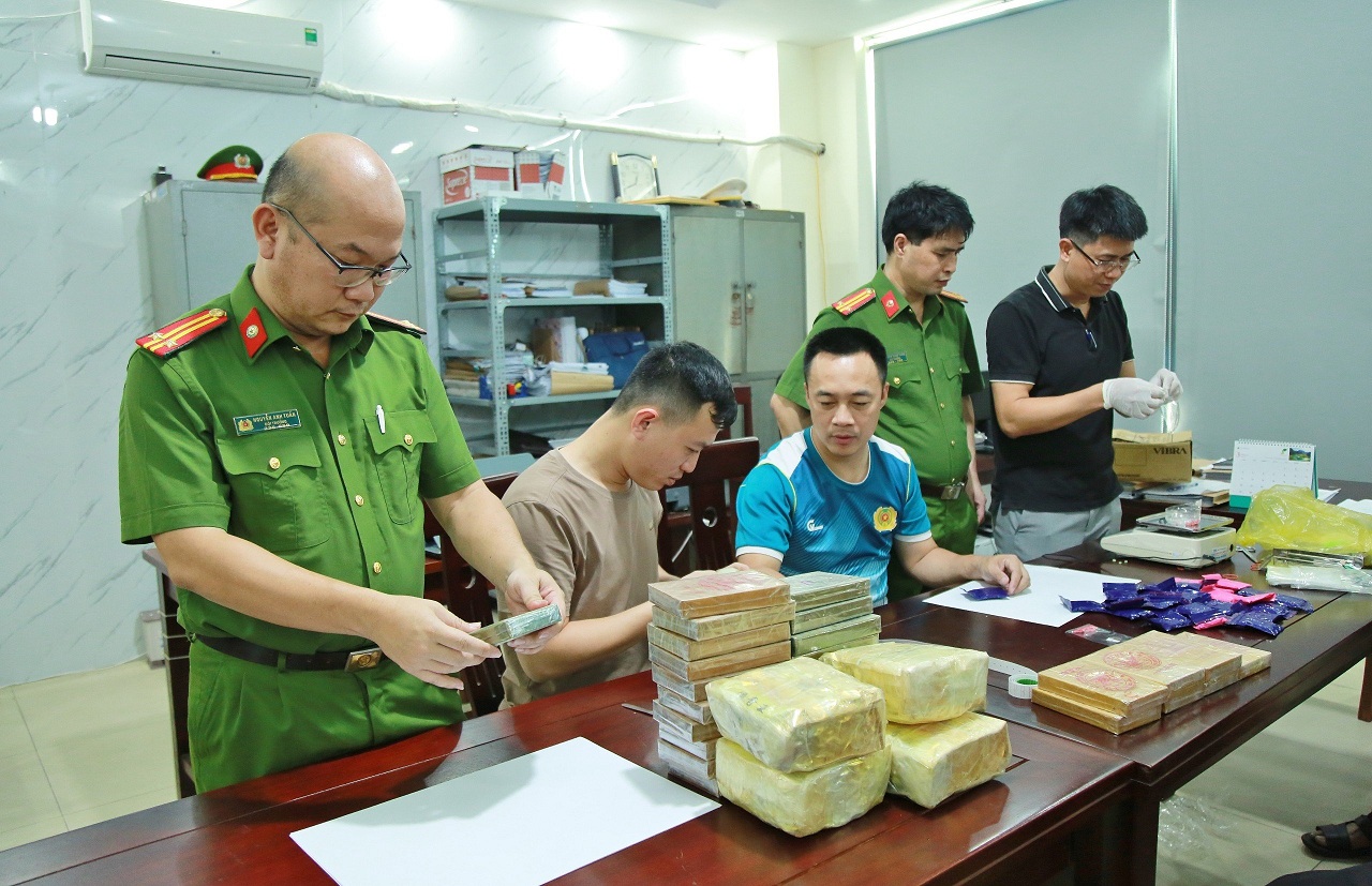 Phá thành công chuyên án ma túy “khủng”, thu giữ 27 bánh heroin- Ảnh 1.