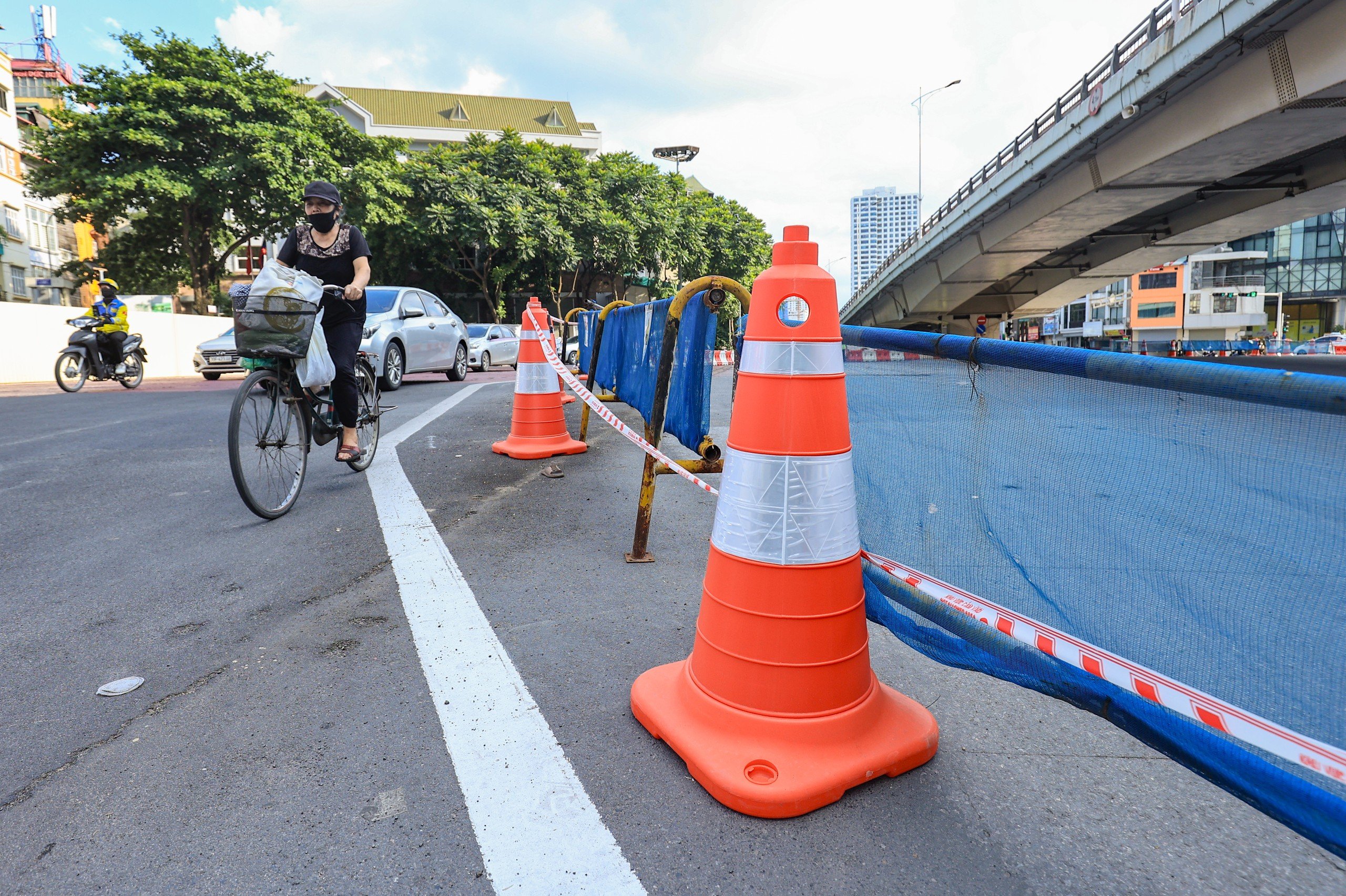 Rào chắn gầm cầu vượt Nguyễn Chí Thanh thi công ga ngầm metro Nhổn - ga Hà Nội- Ảnh 11.