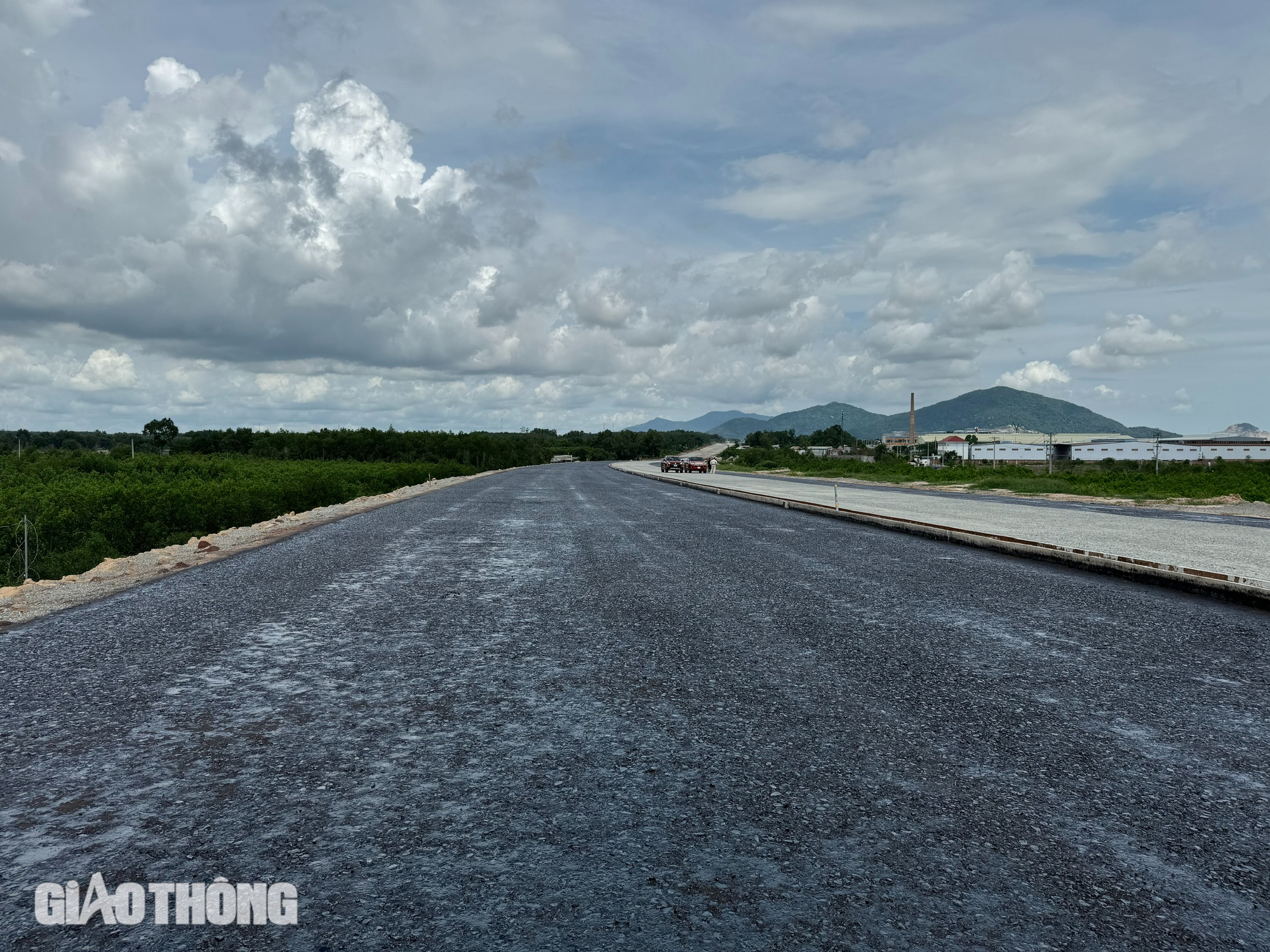 Cao tốc Biên Hòa qua Bà Rịa - Vũng Tàu sẵn sàng thảm nhựa, thông xe kỹ thuật sớm 5 tháng- Ảnh 3.