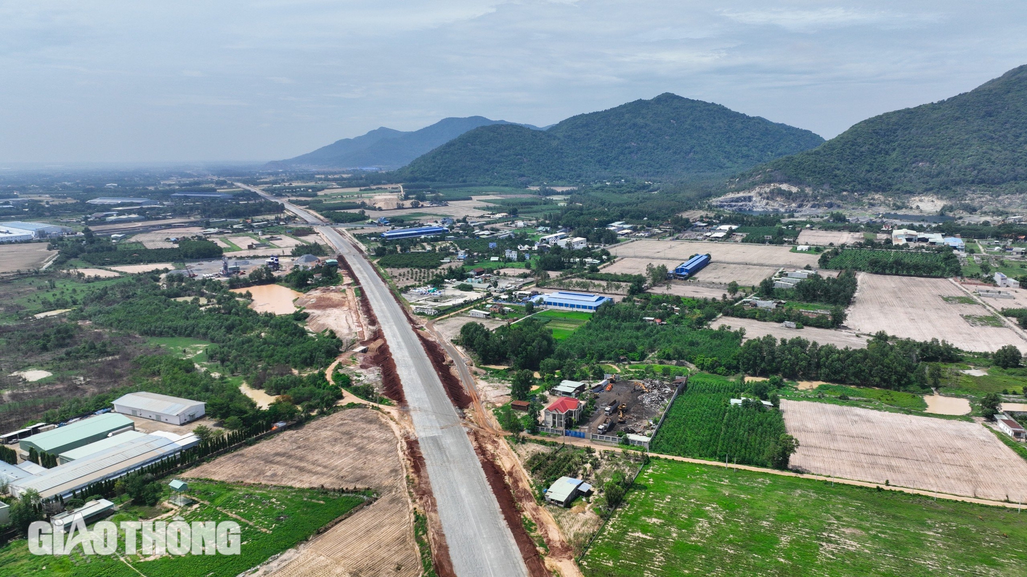 Cao tốc Biên Hòa qua Bà Rịa - Vũng Tàu sẵn sàng thảm nhựa, thông xe kỹ thuật sớm 5 tháng- Ảnh 4.