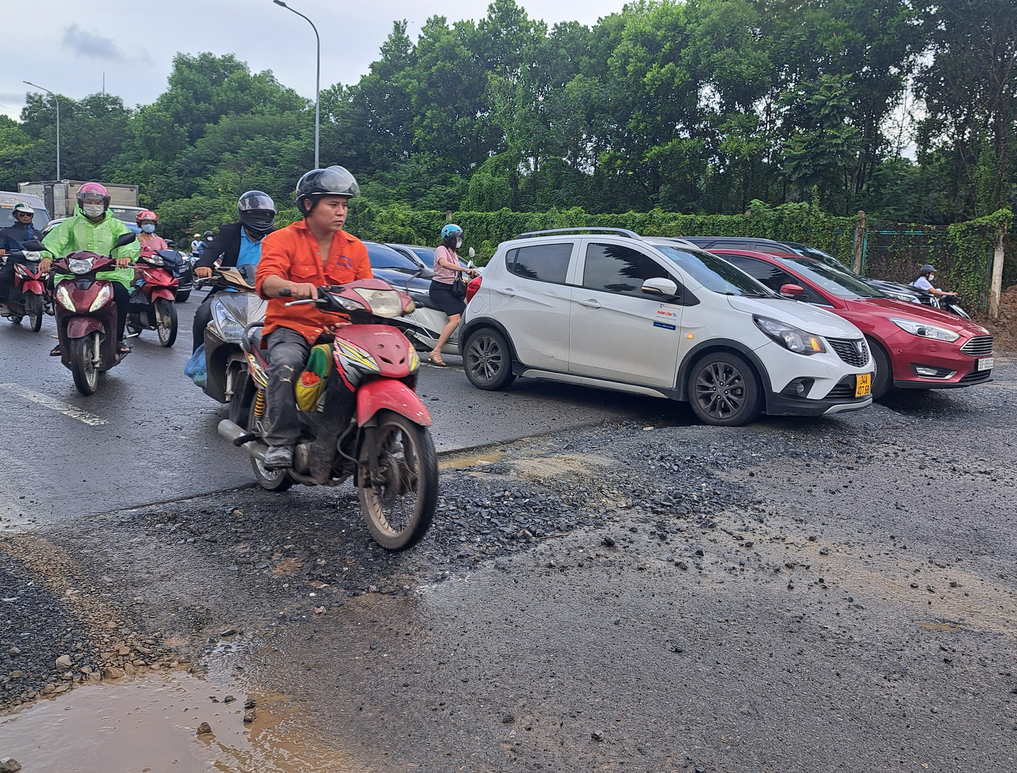 Hà Nội: Bất an với dự án thi công ẩu, “giăng bẫy” người đi đường- Ảnh 1.