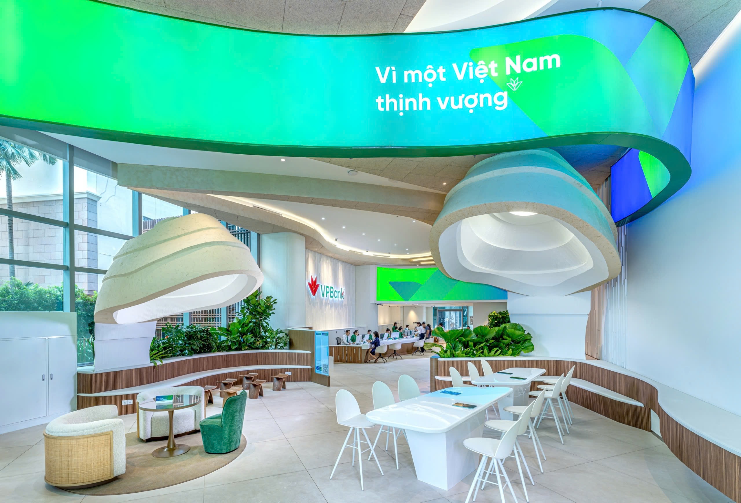 VPBank khai trương chi nhánh Flagship ngân hàng đầu tiên tại Việt Nam- Ảnh 3.