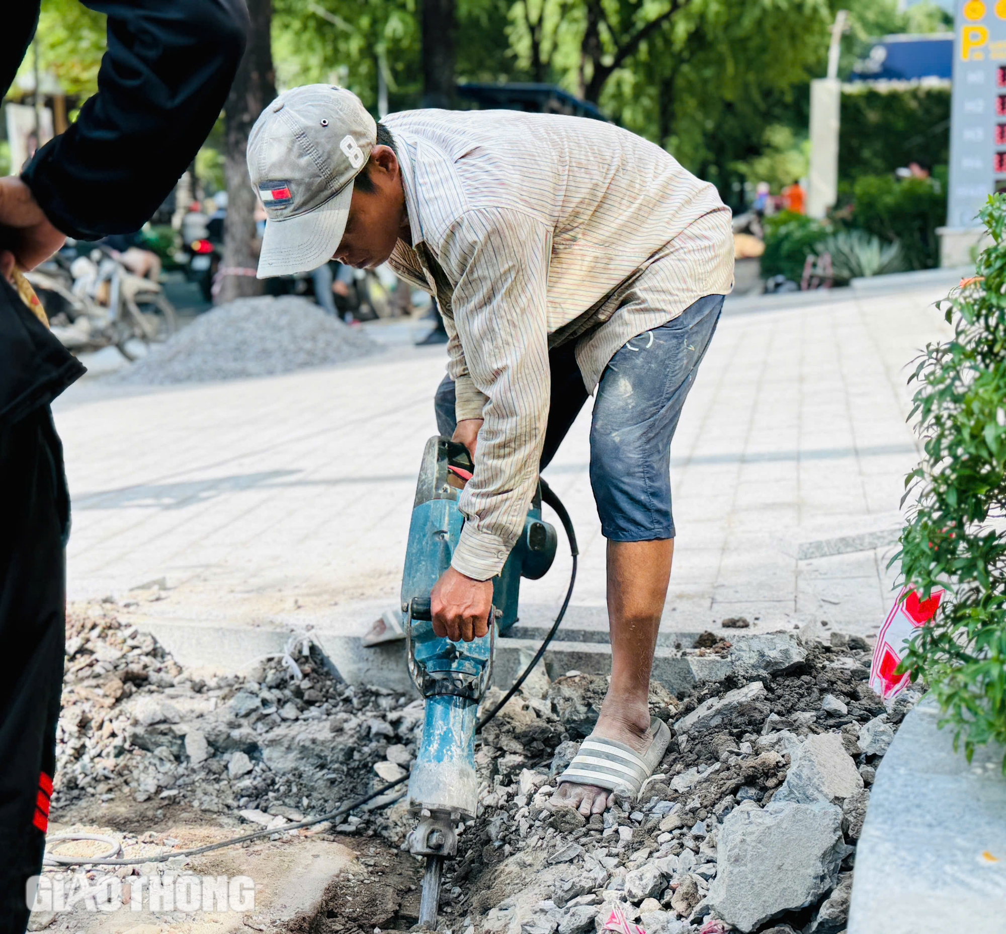 Gần 80 vỉa hè, tuyến hẻm ở TP.HCM được khoác áo mới- Ảnh 6.