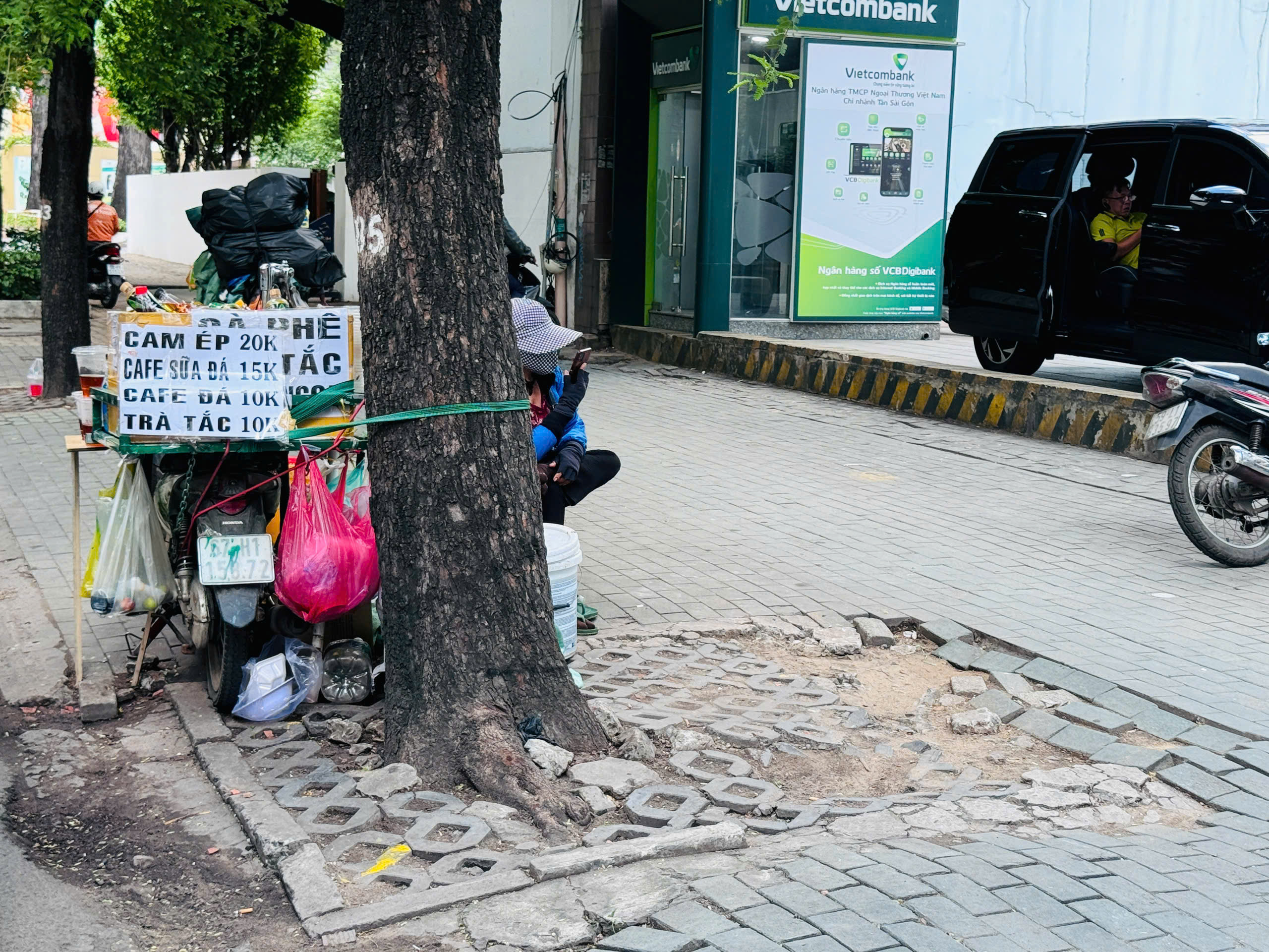 Gần 80 vỉa hè, tuyến hẻm ở TP.HCM được khoác áo mới- Ảnh 1.