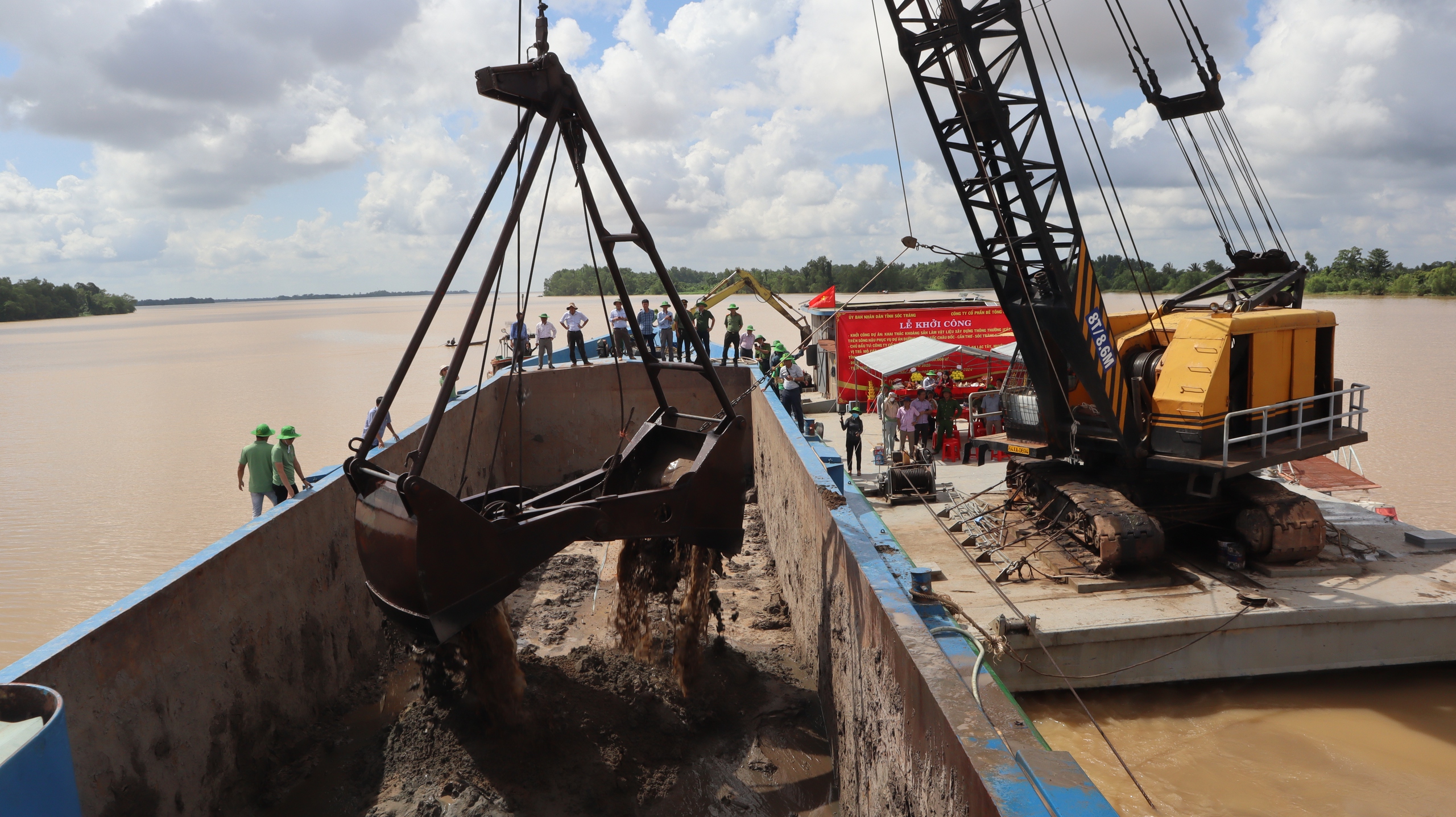 Thêm mỏ cát sông được khai thác phục vụ cao tốc Châu Đốc - Cần Thơ - Sóc Trăng- Ảnh 1.