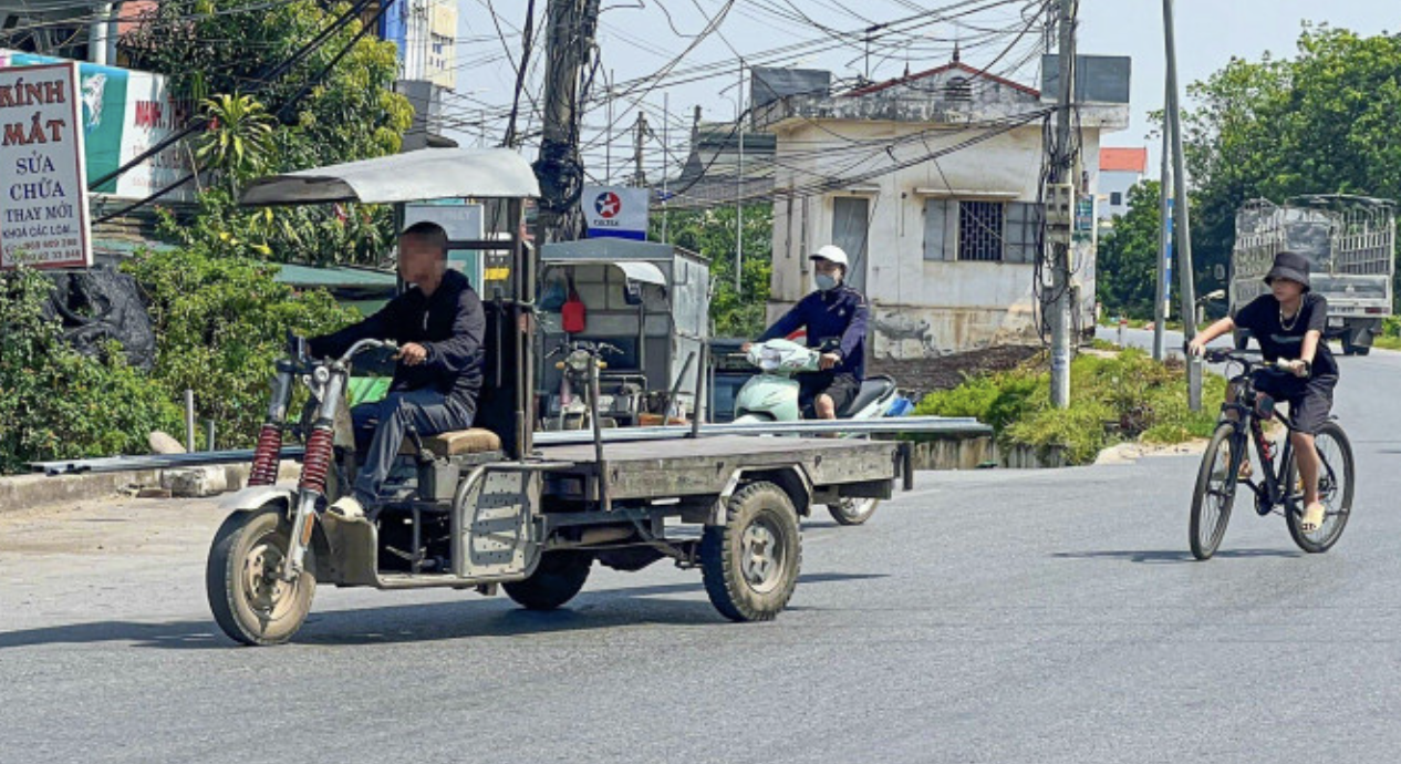 Nhiều giải pháp hỗ trợ người dân chuyển đổi phương tiện xe ba bánh- Ảnh 2.