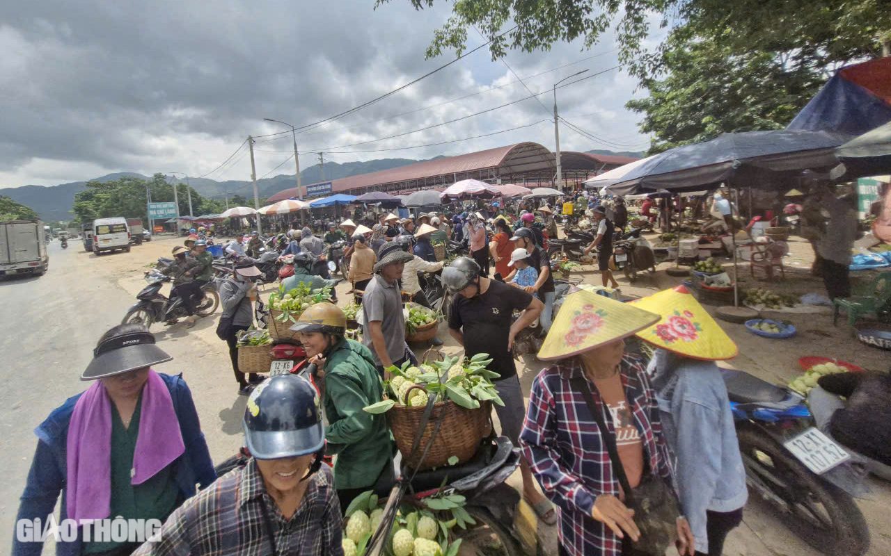 Tận thấy na "ngồi" thúng, "đi" ròng rọc từ núi đá xuống chợ ở Lạng Sơn- Ảnh 21.