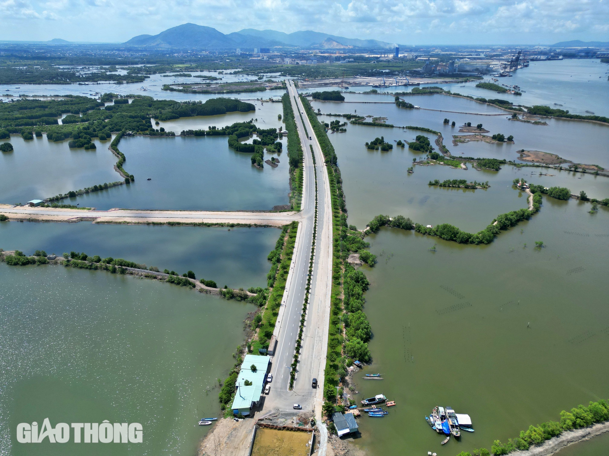 Cầu gần 5.000 tỷ vươn mình giữa dòng sông Thị Vải- Ảnh 12.