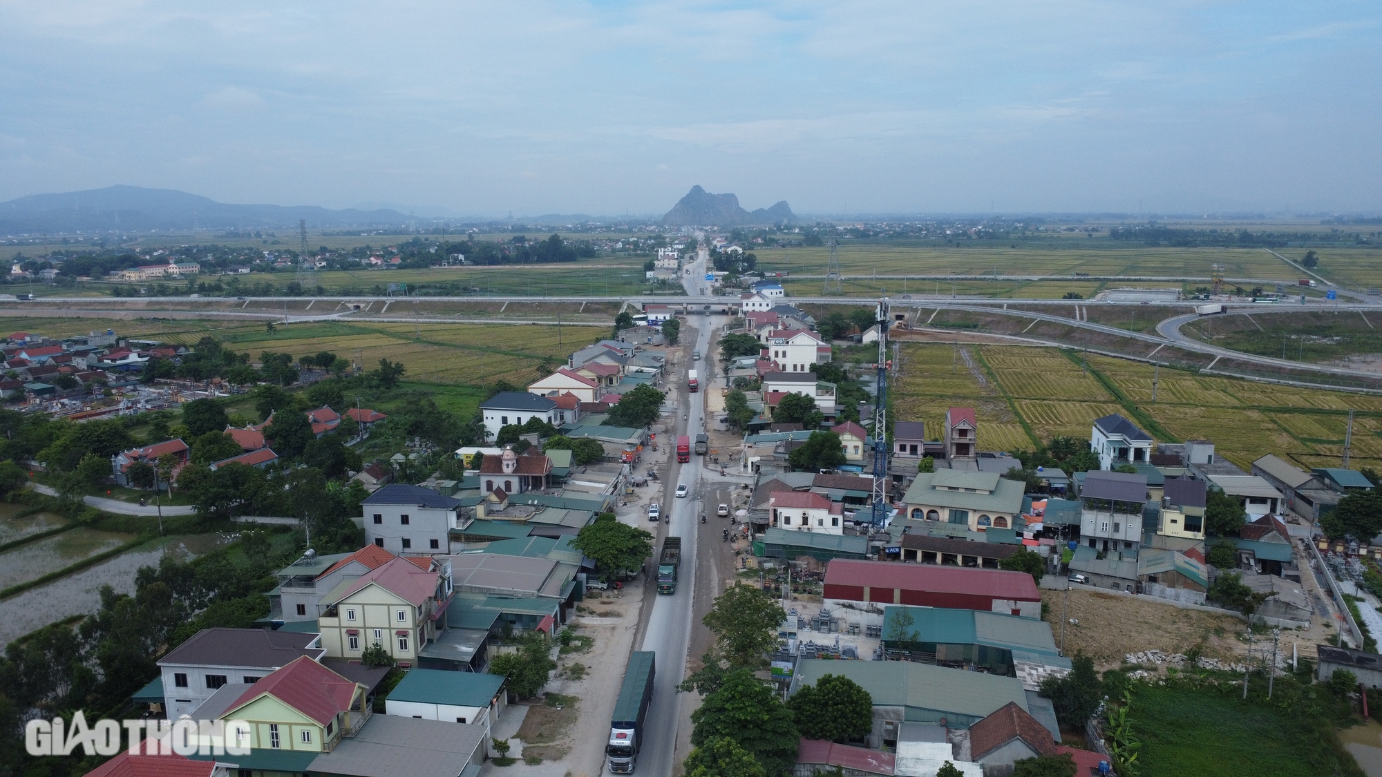 Thứ trưởng Bộ GTVT: Địa phương đã cam kết, cần hành động để bàn giao mặt bằng QL7- Ảnh 2.