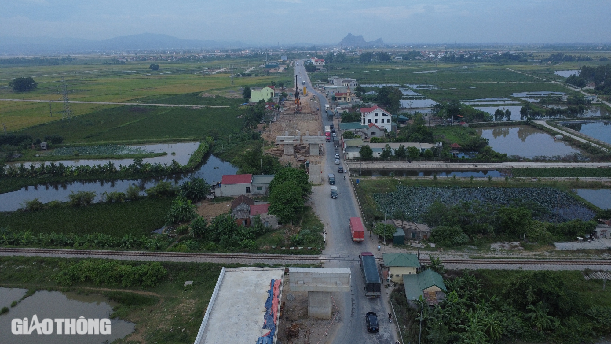 Thứ trưởng Bộ GTVT: Địa phương đã cam kết, cần hành động để bàn giao mặt bằng QL7- Ảnh 3.