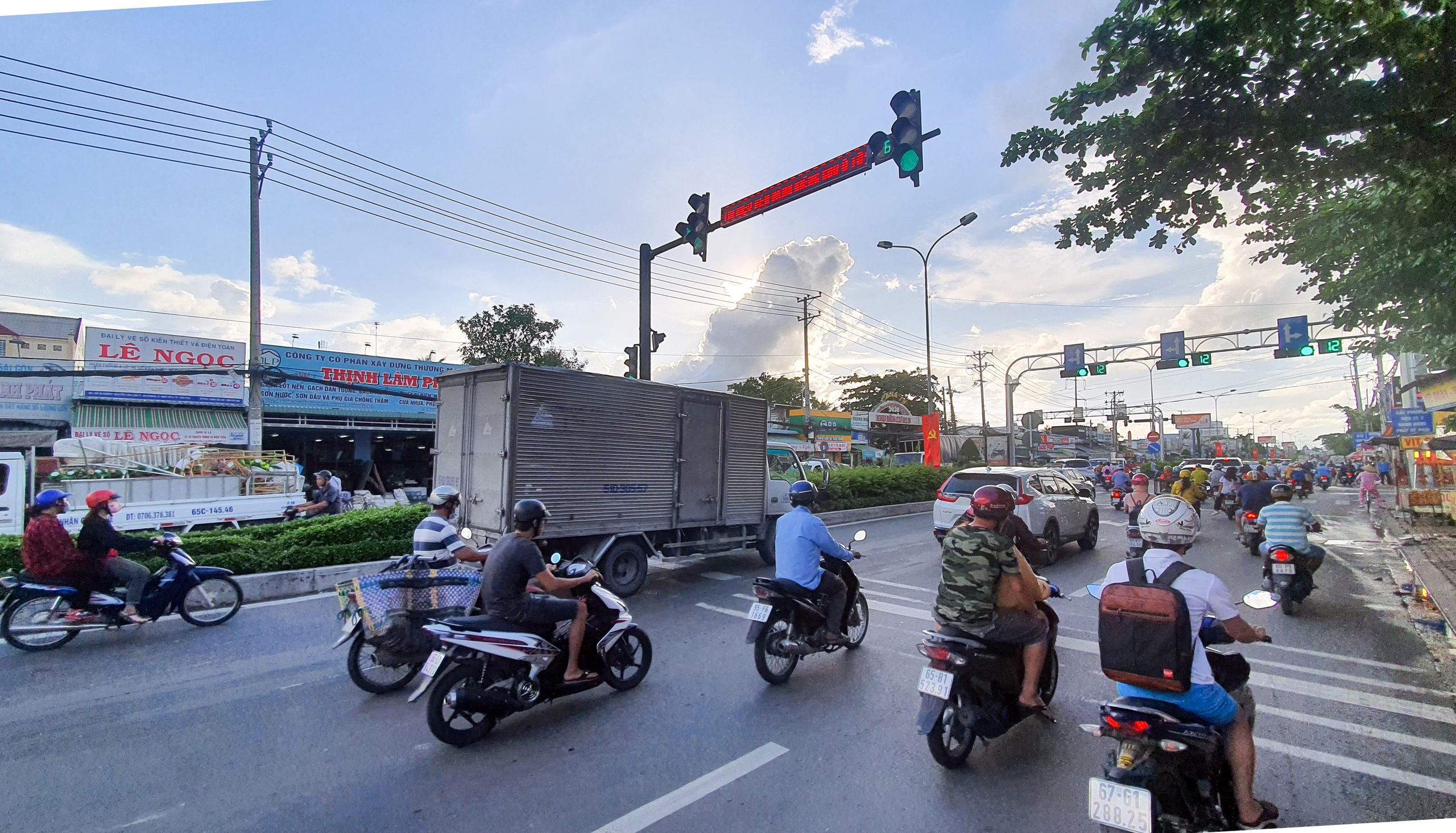 Xóa tai nạn nghiêm trọng tại các nút giao Cần Thơ nhờ đèn tín hiệu giá long môn- Ảnh 1.