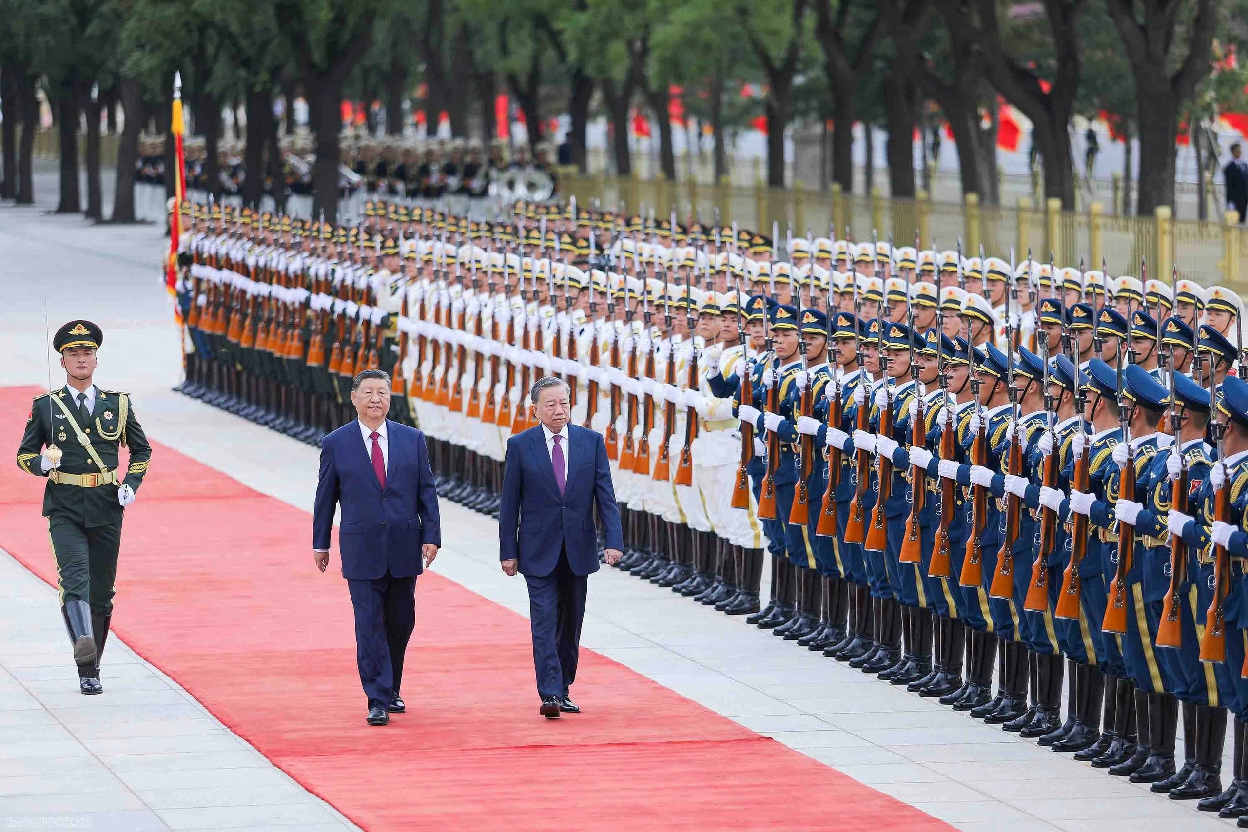 Trung Quốc bắn 21 phát đại bác, chào mừng Tổng Bí thư, Chủ tịch nước Tô Lâm và phu nhân- Ảnh 2.