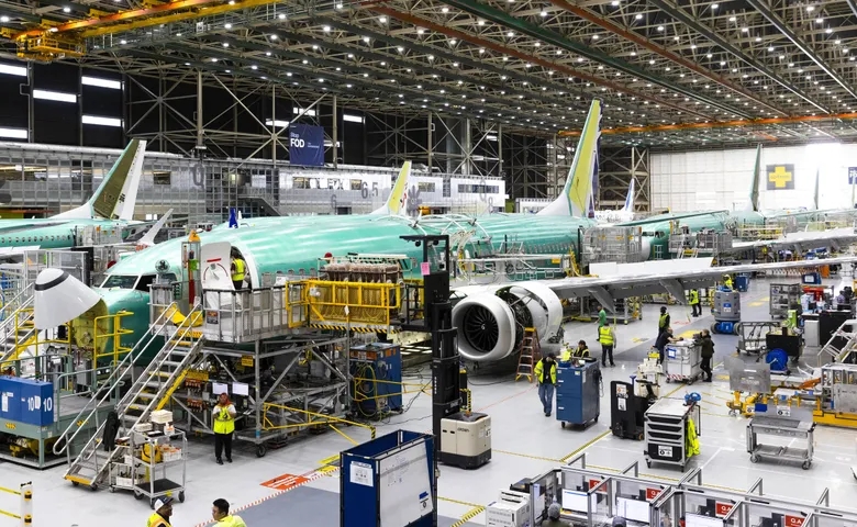 Tân CEO Kelly Ortberg và nỗ lực chạy đua với thời gian vực dậy Boeing- Ảnh 2.