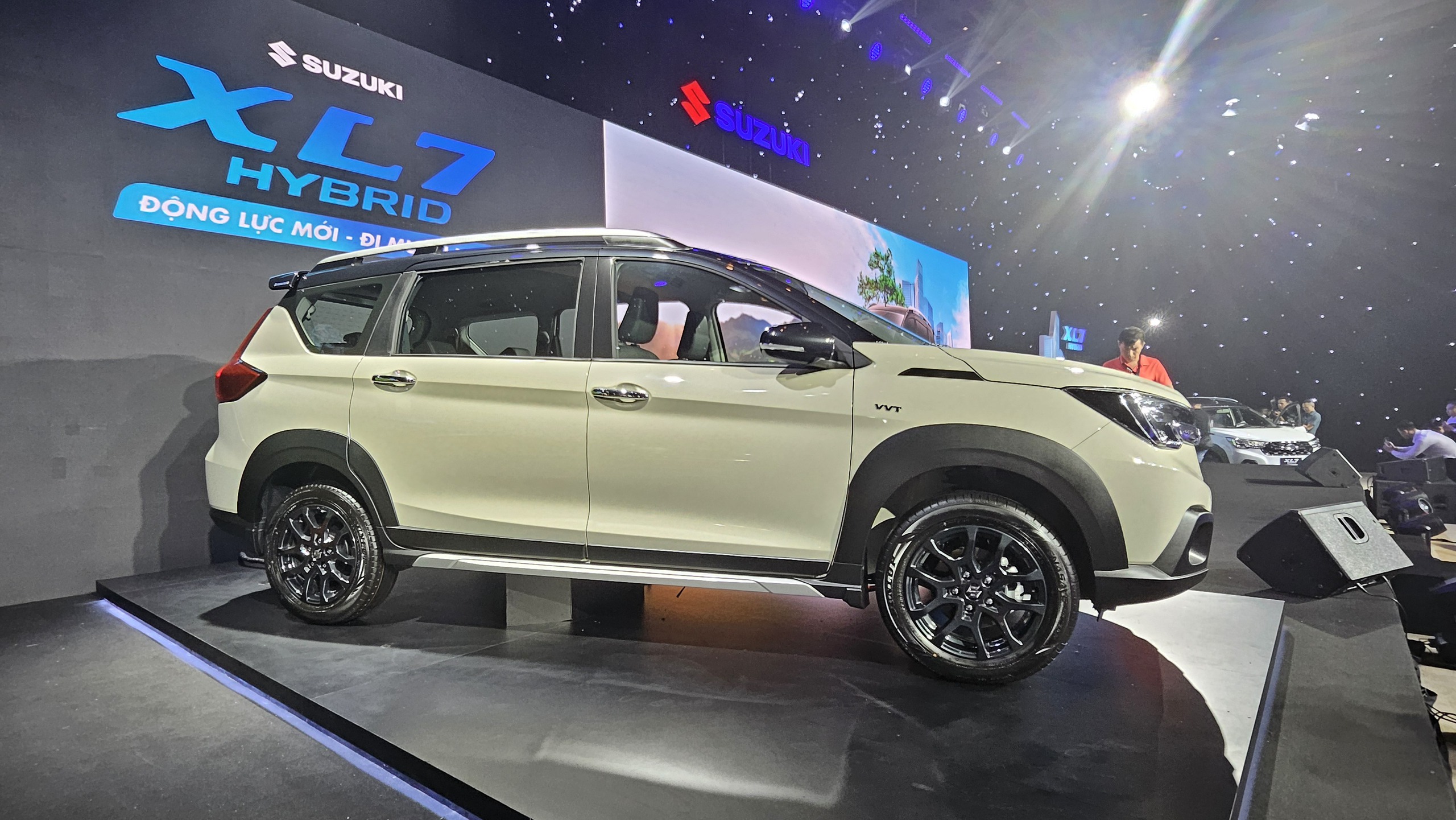 Suzuki XL7 hybrid ra mắt tại Việt Nam, giá 599 triệu đồng