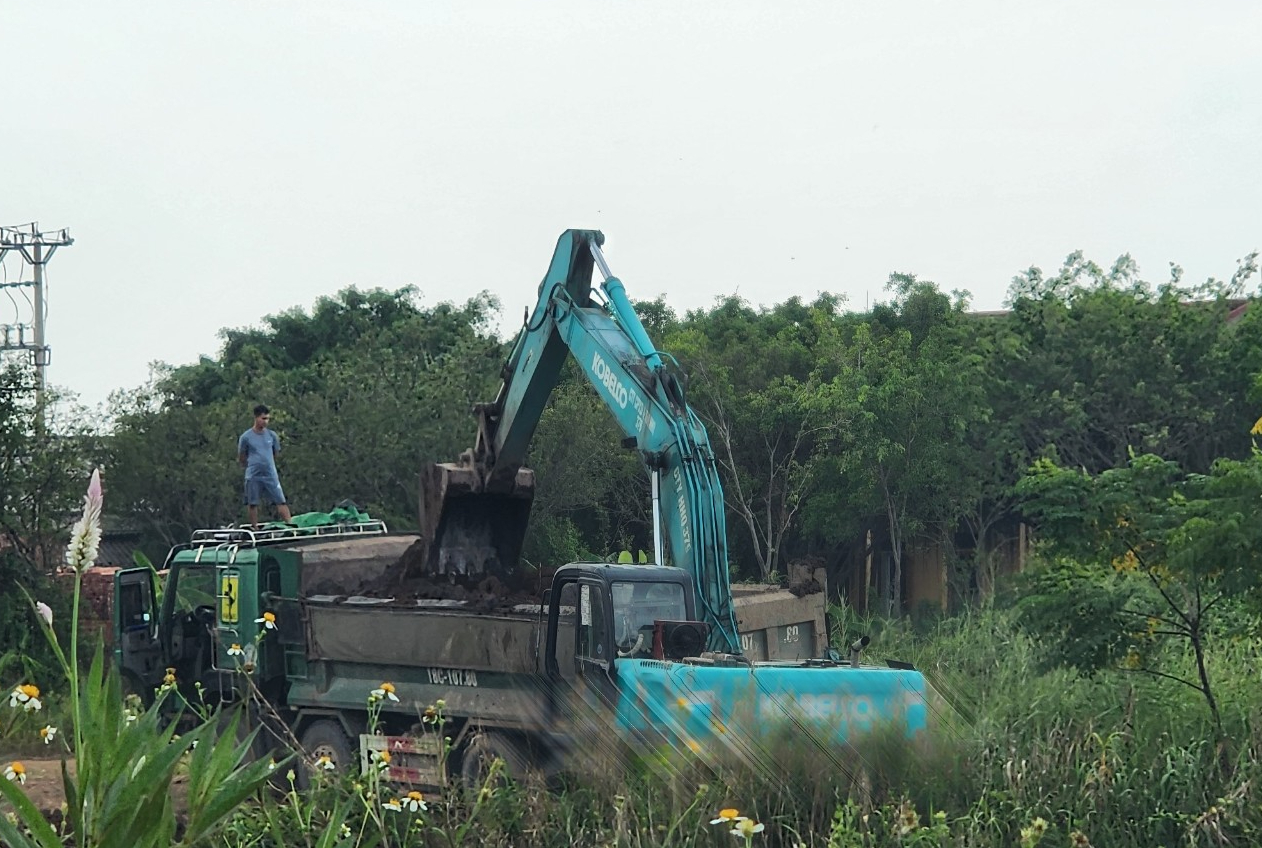 Nam Định: Nghi vấn nhà thầu mua đất thải công trình thi công hạ tầng khu du lịch- Ảnh 1.