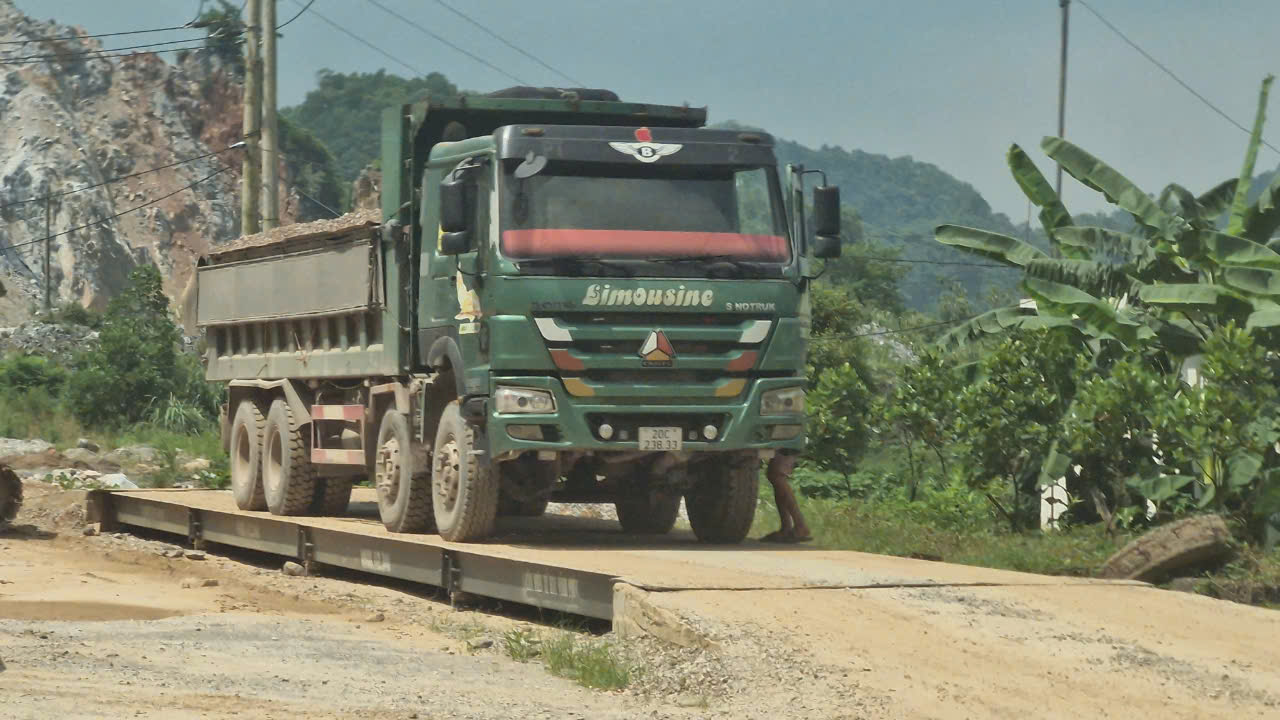 Thái Nguyên: Mỏ đá lắp trạm cân cho có, xe chở quá tải vẫn nườm nượp trên đường- Ảnh 2.