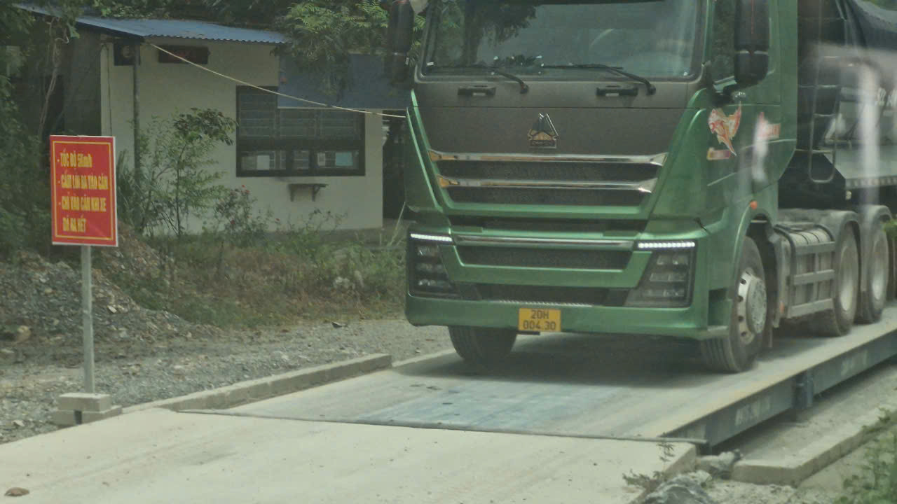 Thái Nguyên: Mỏ đá lắp trạm cân cho có, xe chở quá tải vẫn nườm nượp trên đường- Ảnh 4.