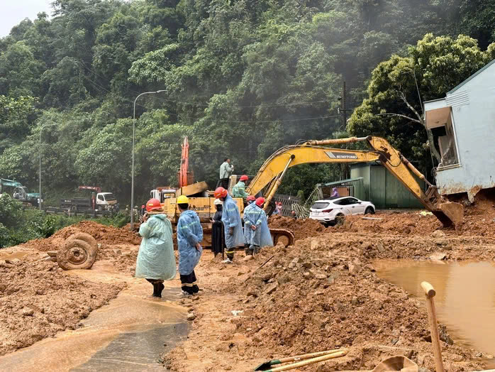 Hạn chế xe lưu thông qua đèo Bảo Lộc 10 ngày để xử lý điểm sạt lở- Ảnh 2.