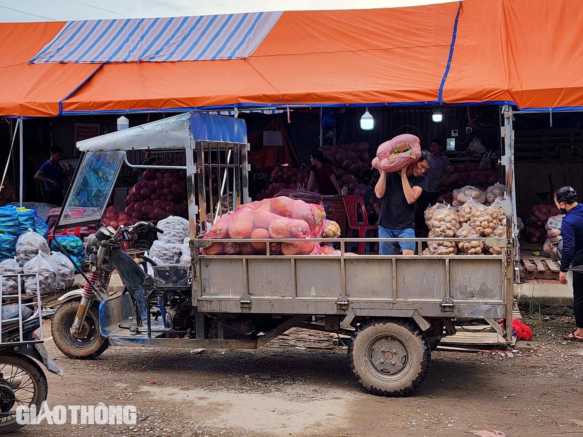 Vĩnh Phúc: Người dân "làng tỷ phú" khổ vì đường cải tạo nham nhở- Ảnh 3.