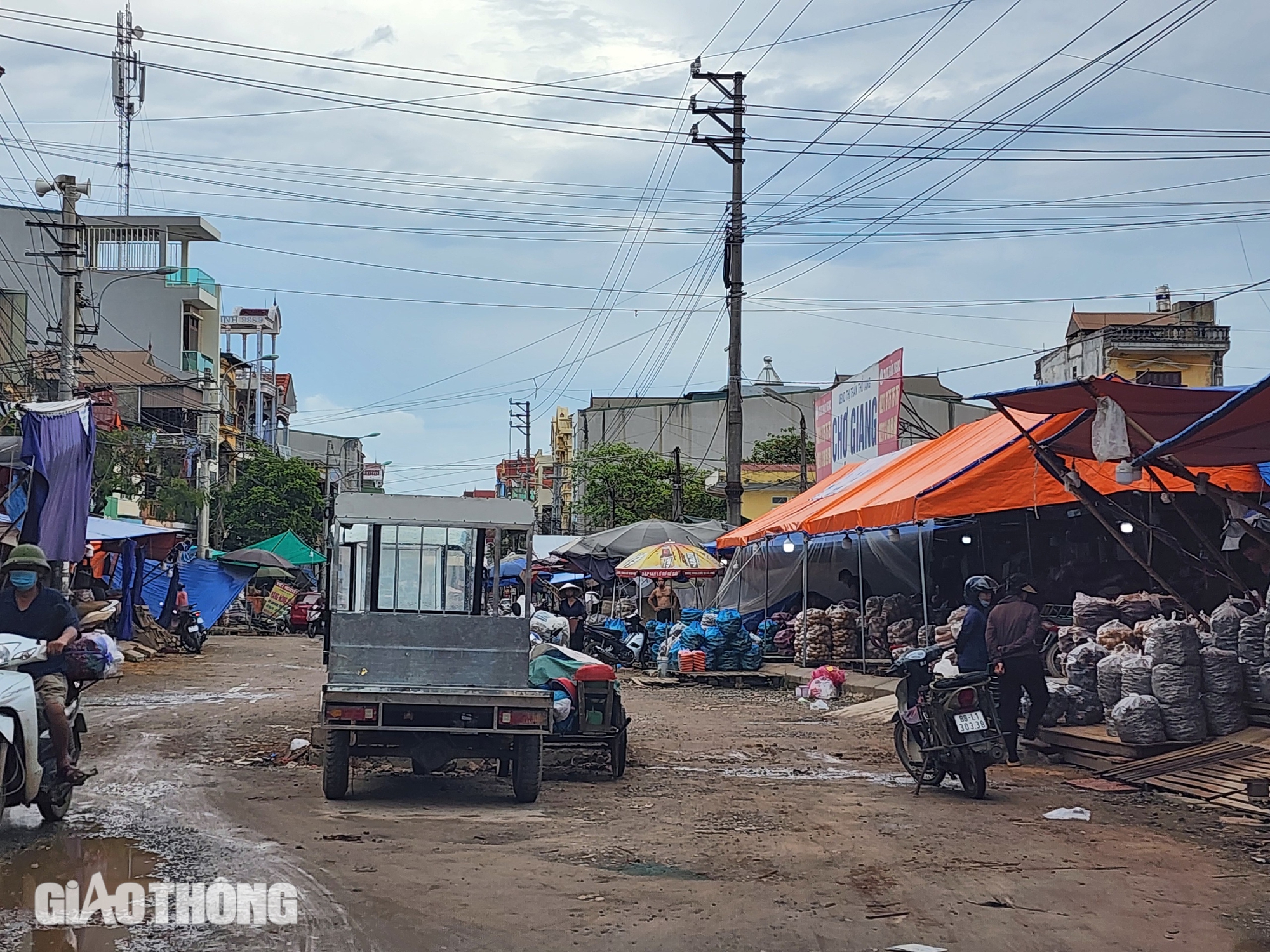 Vĩnh Phúc: Người dân "làng tỷ phú" khổ vì đường cải tạo nham nhở- Ảnh 7.