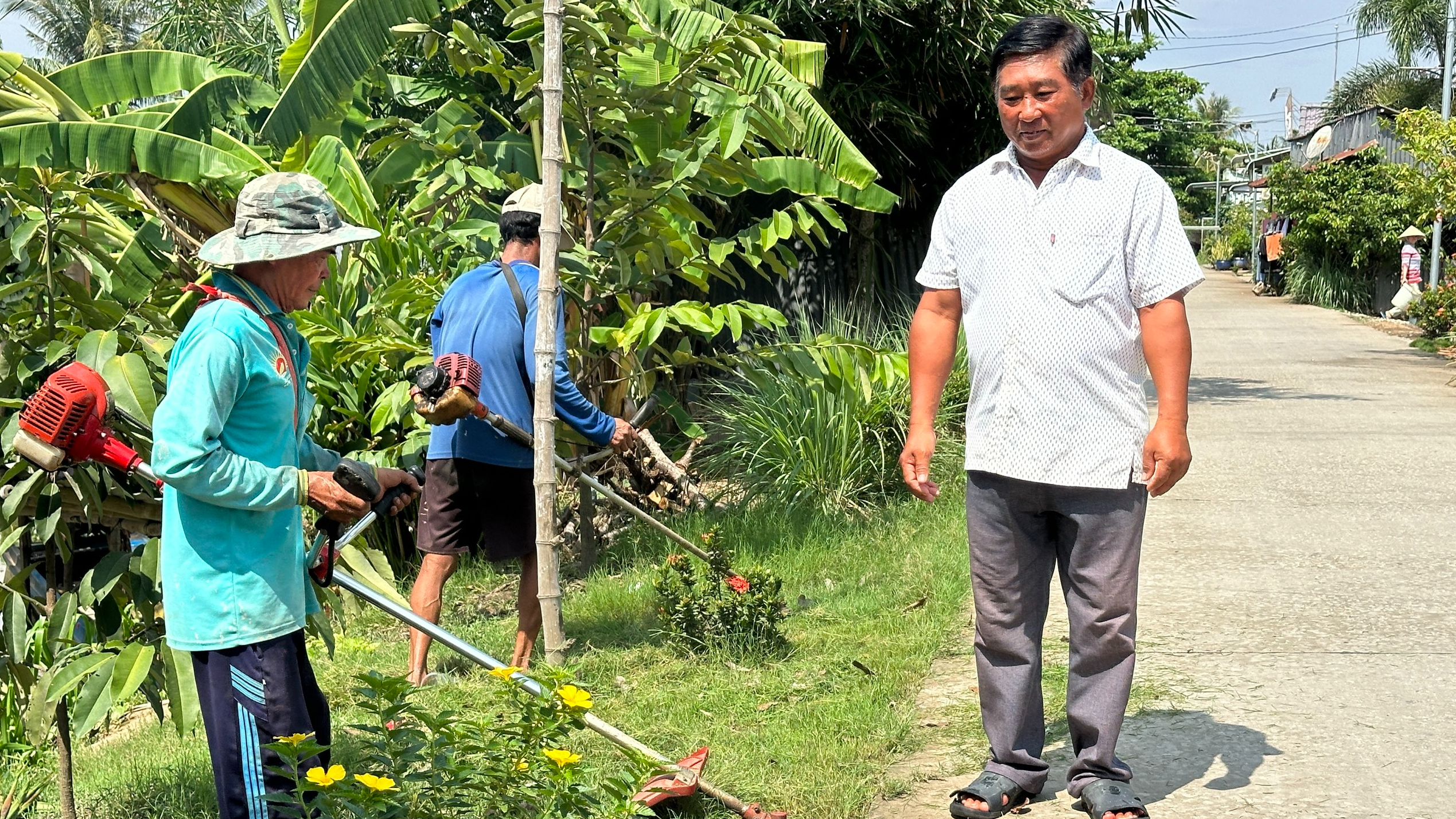 Người đàn ông ở Sóc Trăng vận động xây cầu, làm đẹp đường quê- Ảnh 1.