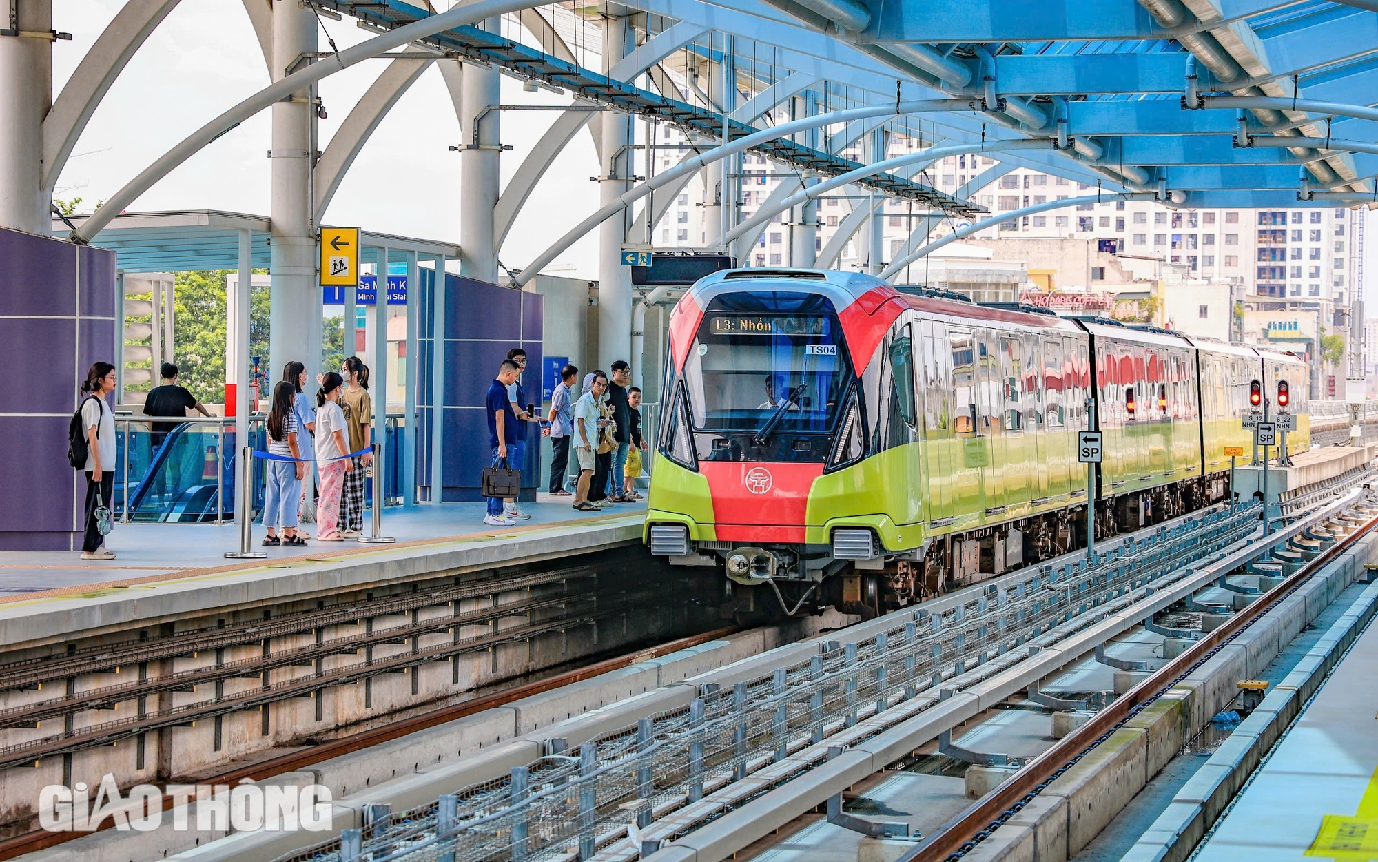 Metro Nhổn - ga Hà Nội ngày cuối miễn phí: Hết cảnh chen chân trải nghiệm- Ảnh 13.