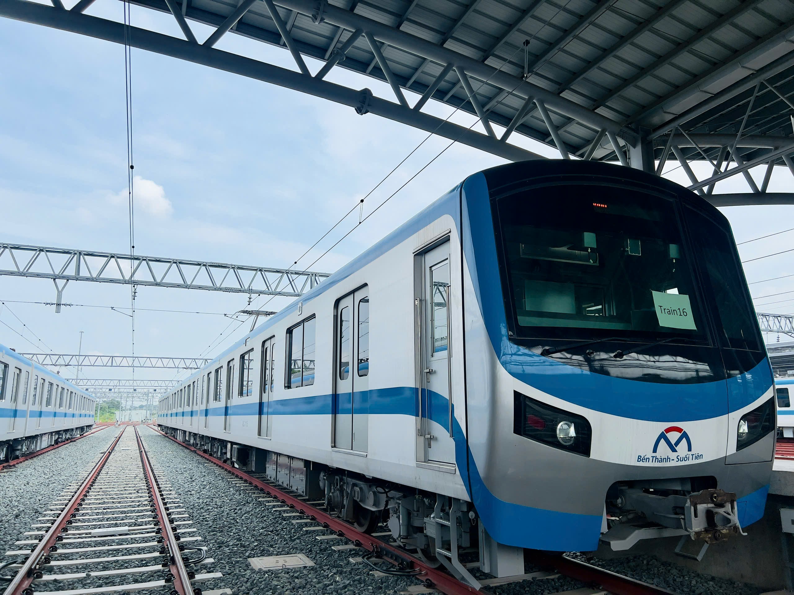 Học viên lái tàu Việt thực hành trực tiếp trên các đoàn tàu tuyến metro số 1- Ảnh 8.