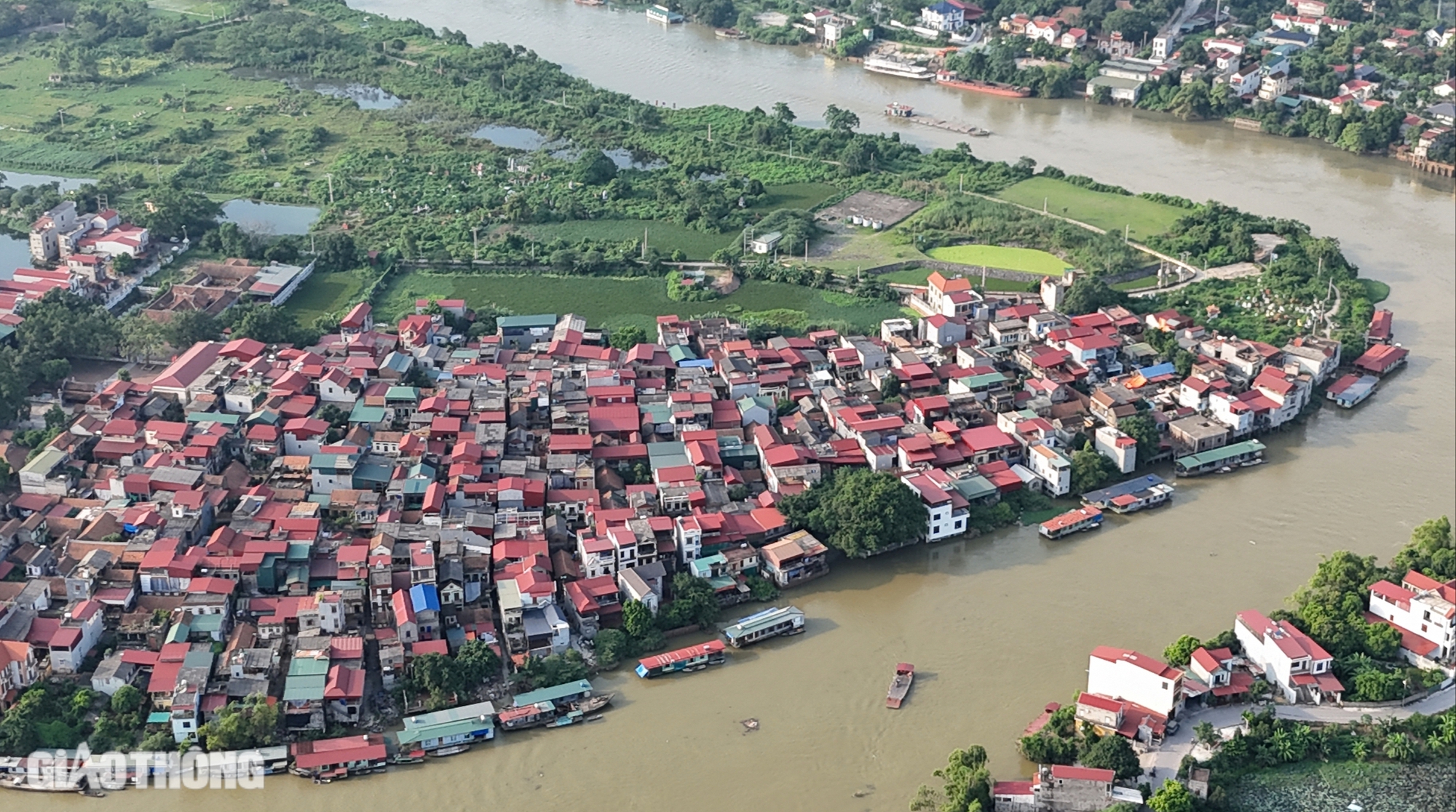 Gần 200 hộ dân "không tấc đất cắm dùi" ở làng nghề một thời vang bóng- Ảnh 2.