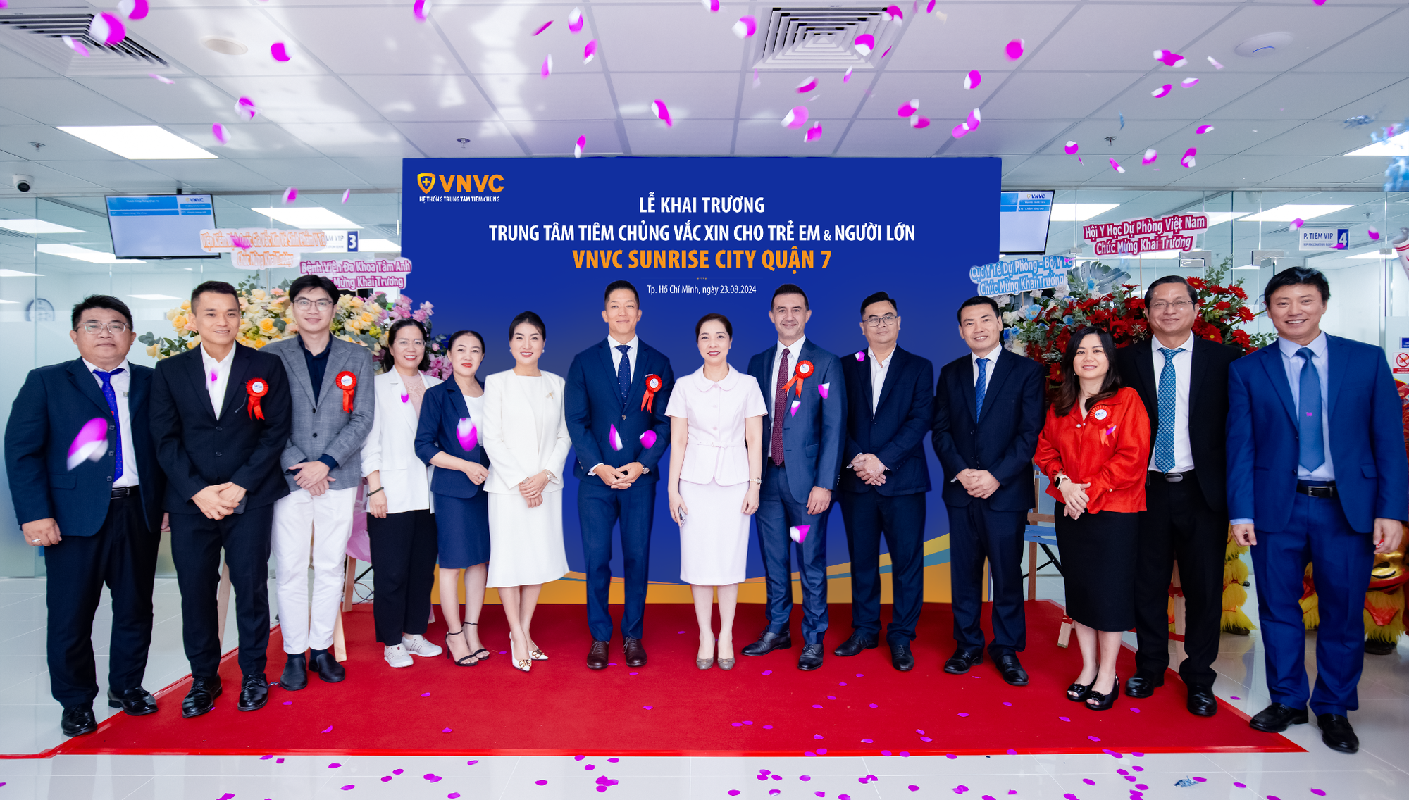 VNVC tăng tốc bao phủ vắc-xin, mở thêm trung tâm tiêm chủng chuyên sâu thứ 192- Ảnh 1.