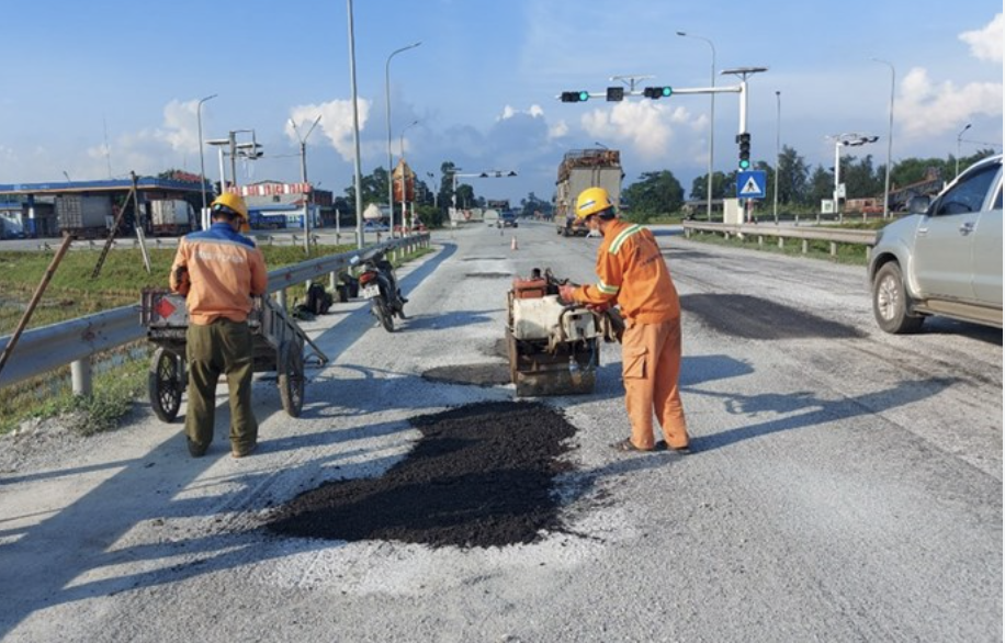 Khắc phục mất an toàn giao thông trên quốc lộ 1 qua Bình Định- Ảnh 1.