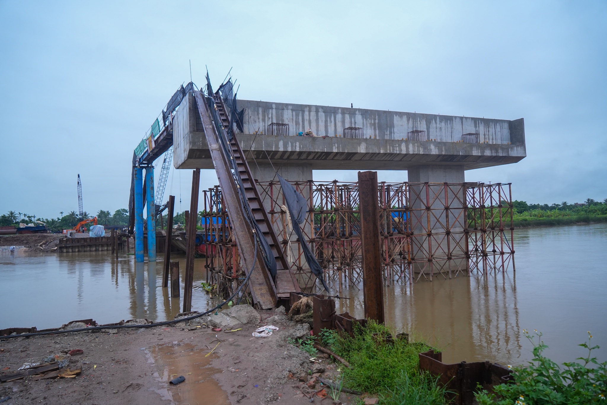 Cầu vượt sông Hóa kết nối Hải Phòng - Thái Bình phấn đấu thông xe vào tháng 5/2025
- Ảnh 3.