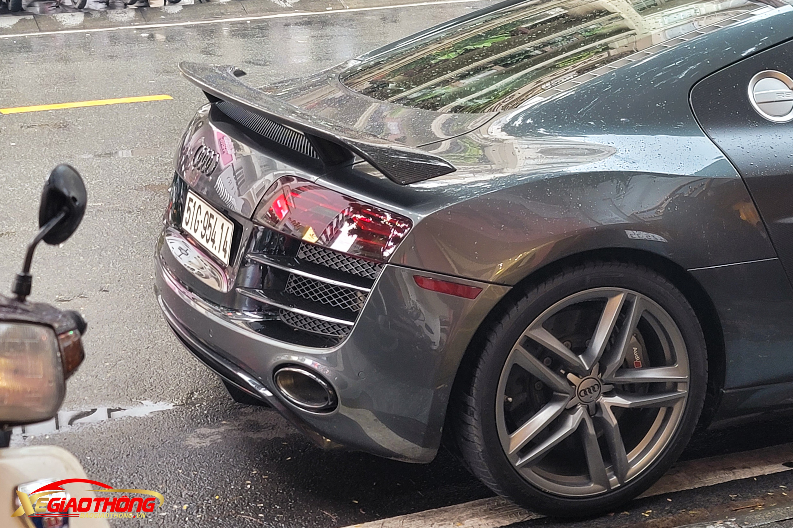 Cận cảnh siêu xe Audi R8 dùng số sàn độc nhất Việt Nam- Ảnh 11.